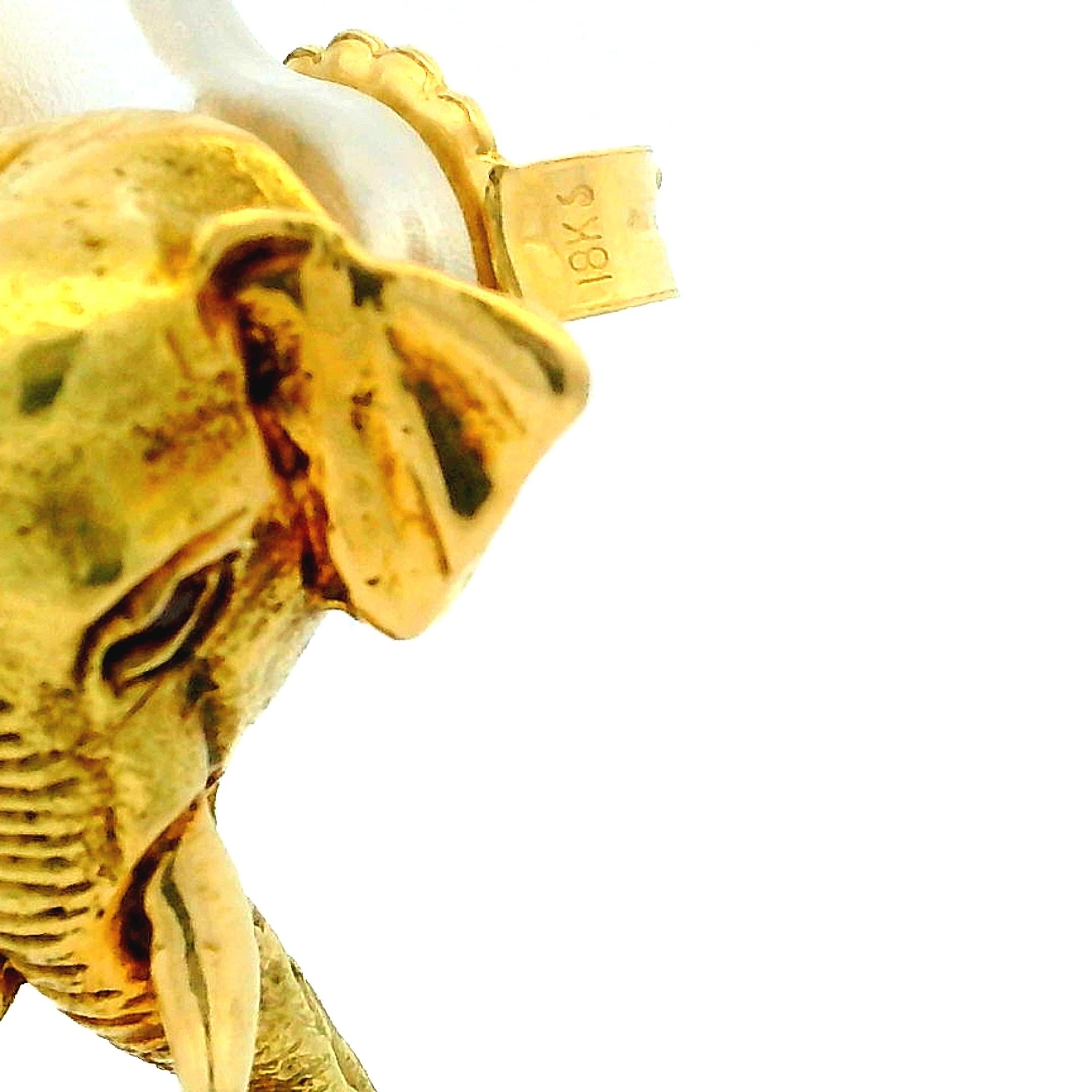 Orecchini a testa di elefante in oro 18 carati della fine del XX secolo con occhi di rubino in vendita 2