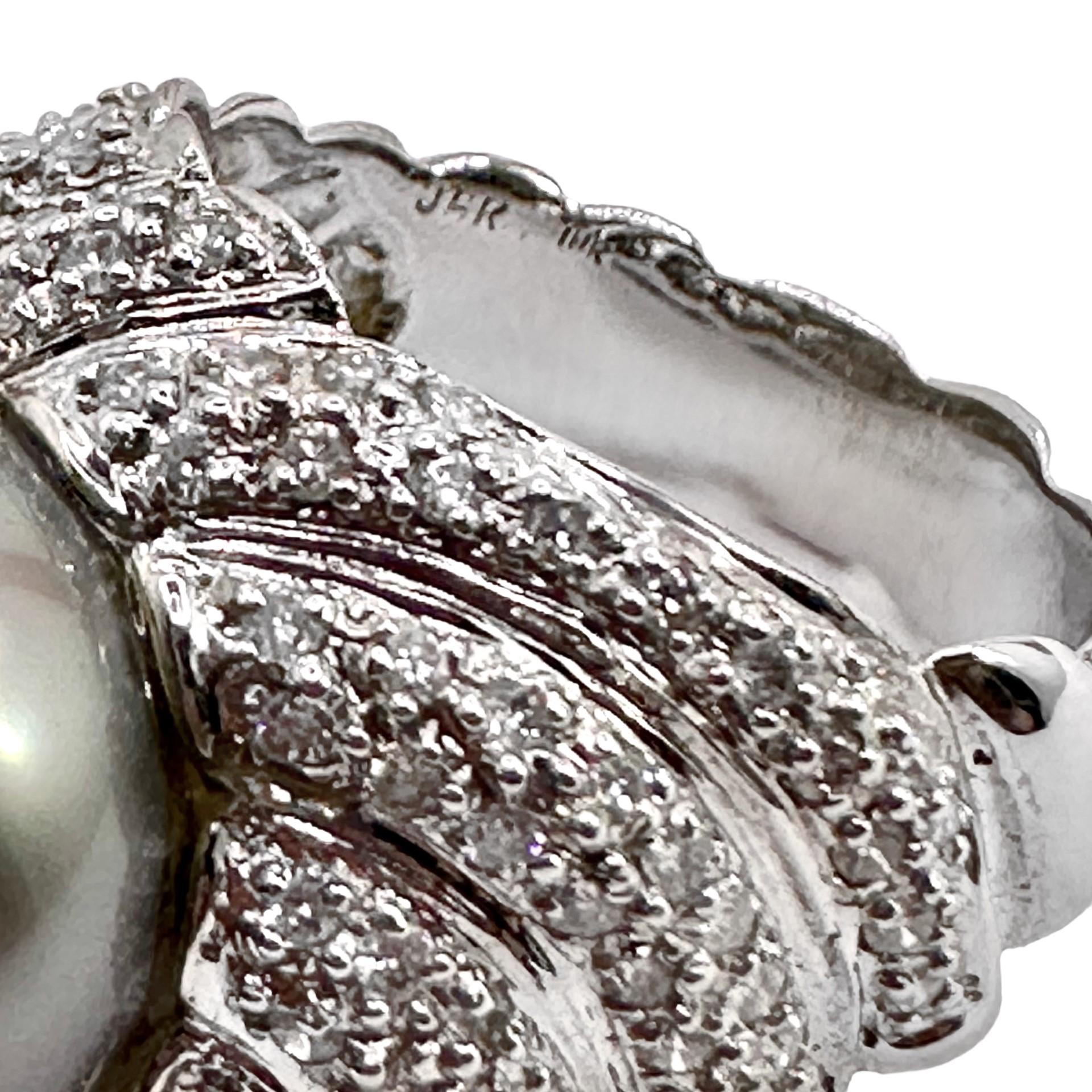 Late 20th Century 18k White Gold, Diamond & Gray Tahitian Pearl Cocktail Ring For Sale 4