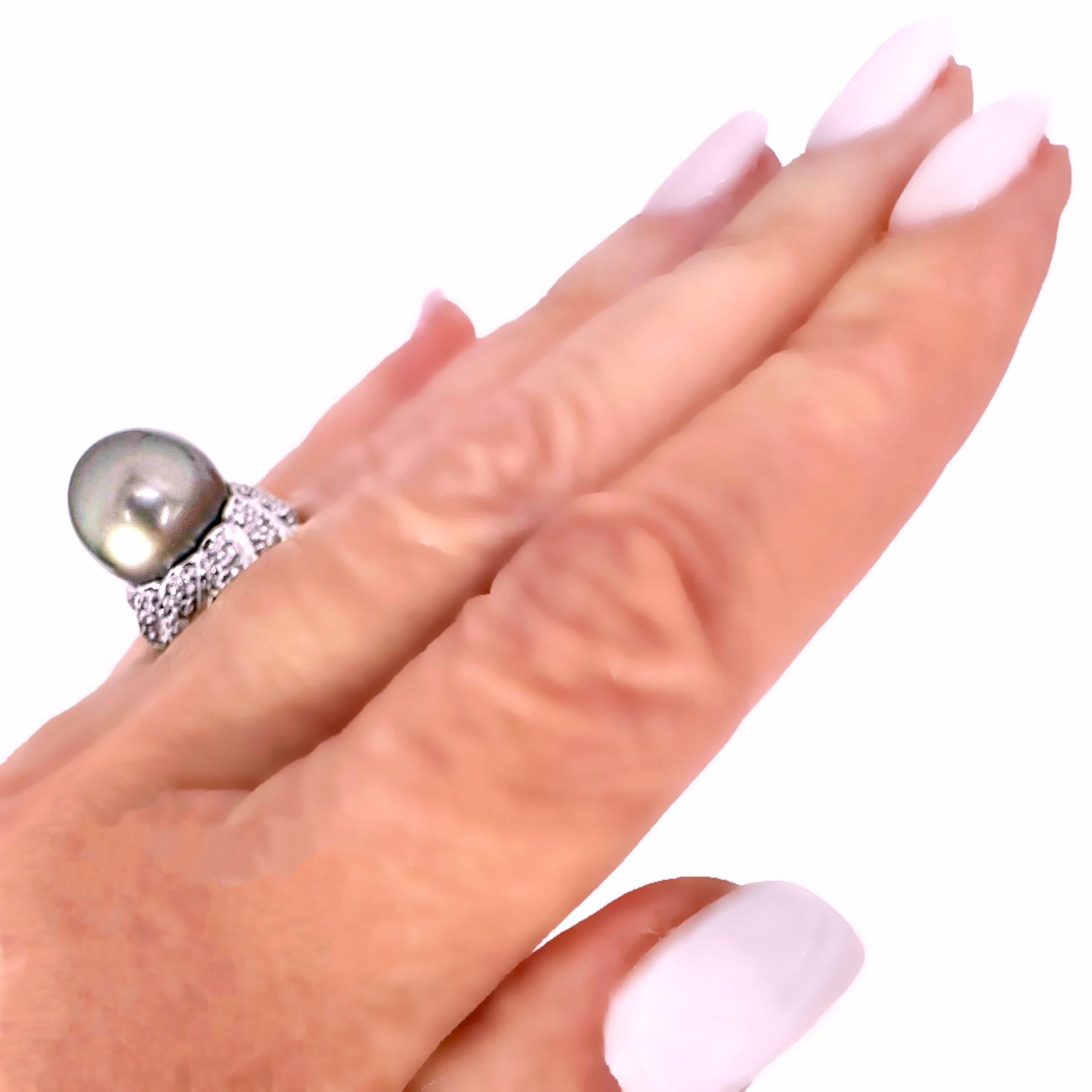 Late 20th Century 18k White Gold, Diamond & Gray Tahitian Pearl Cocktail Ring For Sale 9