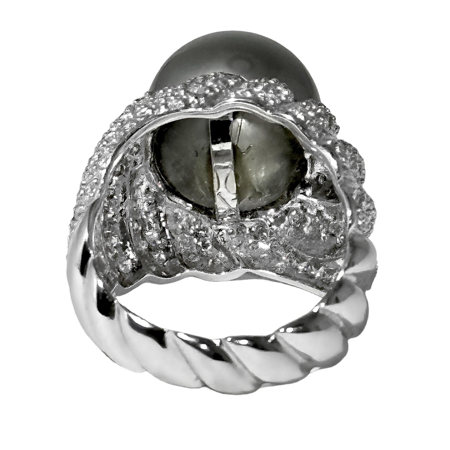 Late 20th Century 18k White Gold, Diamond & Gray Tahitian Pearl Cocktail Ring In Good Condition For Sale In Palm Beach, FL