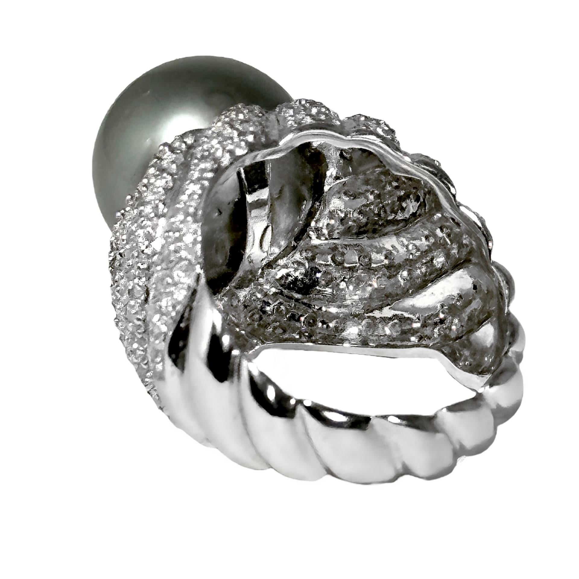 Women's Late 20th Century 18k White Gold, Diamond & Gray Tahitian Pearl Cocktail Ring For Sale