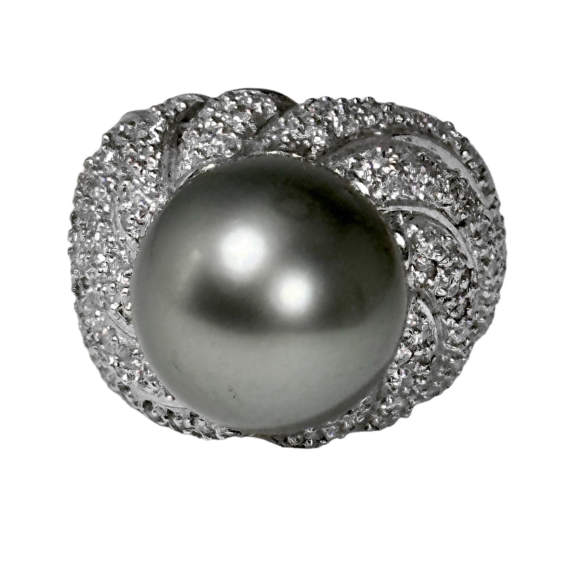 Late 20th Century 18k White Gold, Diamond & Gray Tahitian Pearl Cocktail Ring For Sale 3