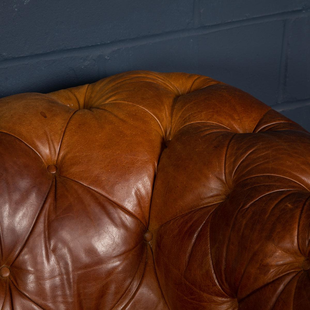 Late 20th Century 3-Seat Chesterfield Leather Sofa with Button Down Seat 11