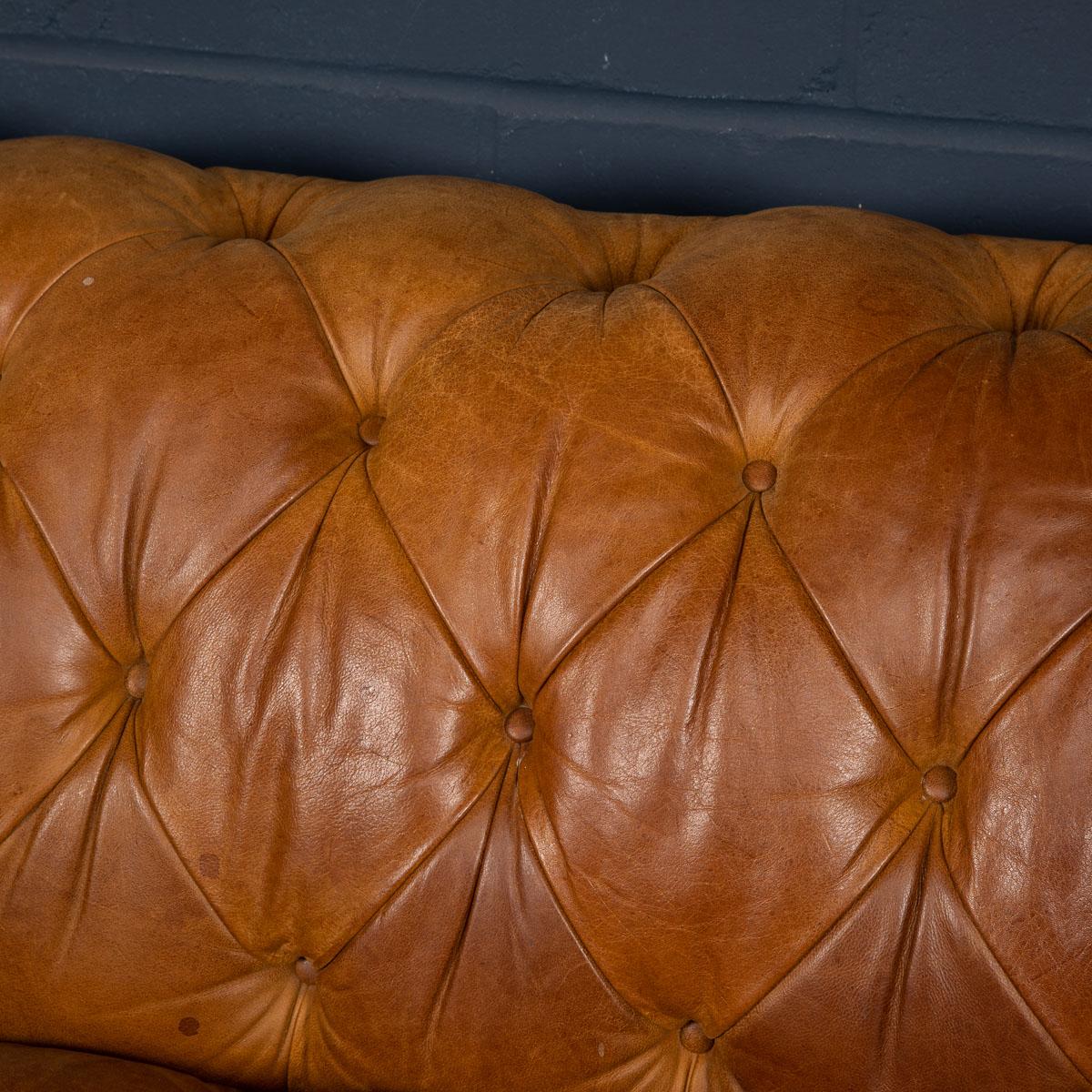 Late 20th Century 3-Seat Chesterfield Leather Sofa with Button Down Seat 14