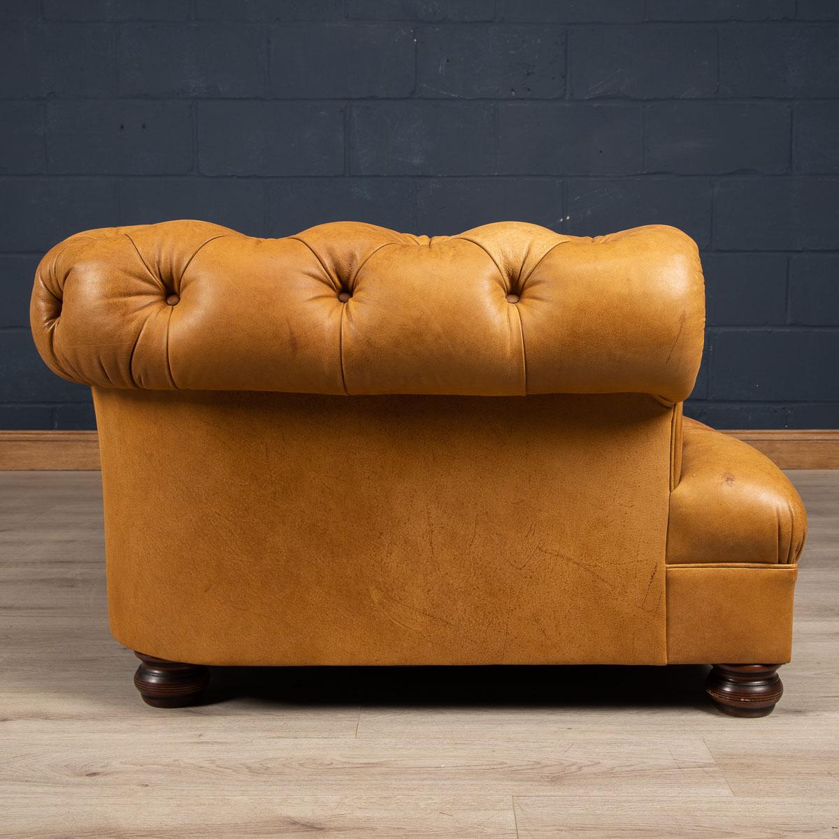 European Late 20th Century 3-Seat Chesterfield Leather Sofa with Button Down Seat