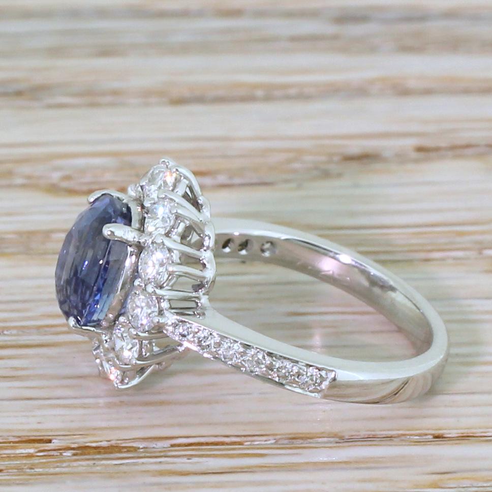 Late 20th Century 3.42 Carat Natural Sapphire and Diamond Cluster Ring In Good Condition For Sale In Essex, GB