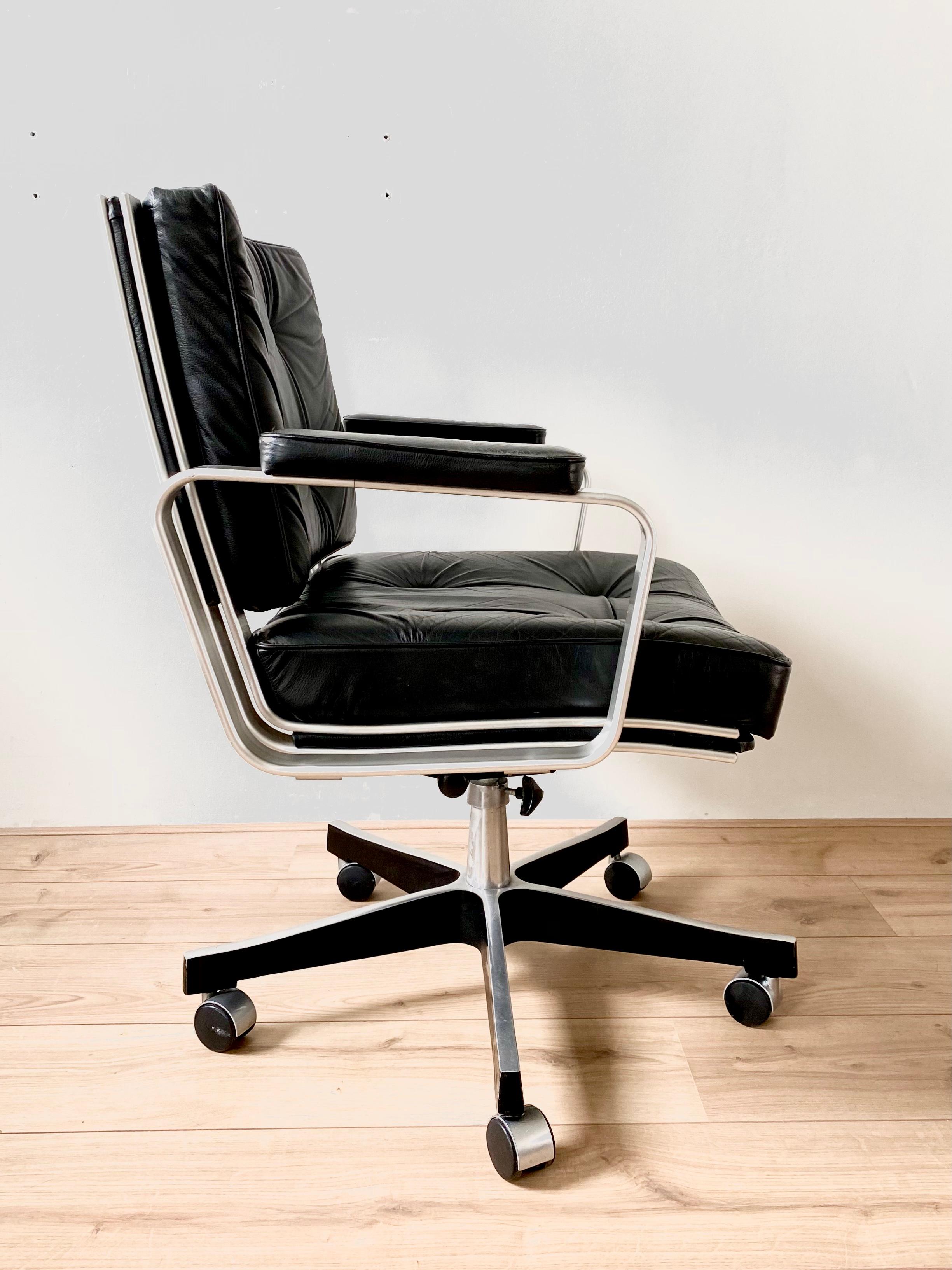 Chaise de bureau en aluminium et cuir de Karl Ekselius FINALE VENTE Bon état - En vente à Schagen, NL