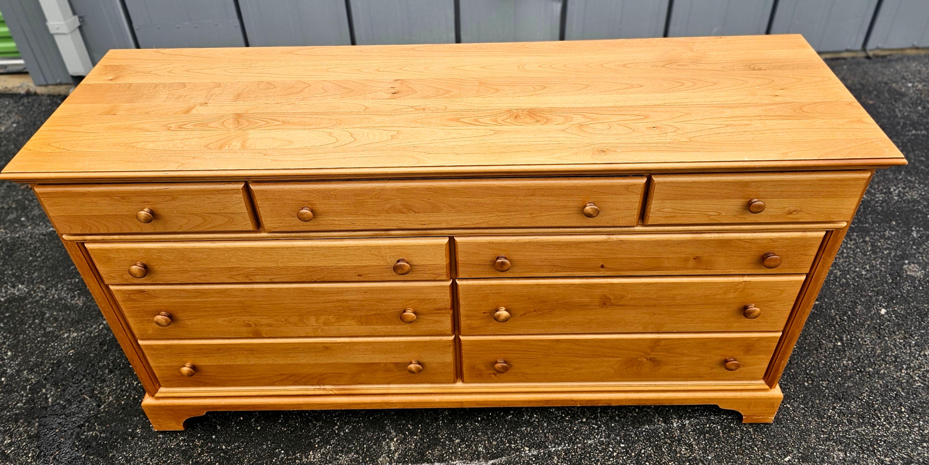 Late 20th Century American Classical Maple Double Dresser For Sale 5