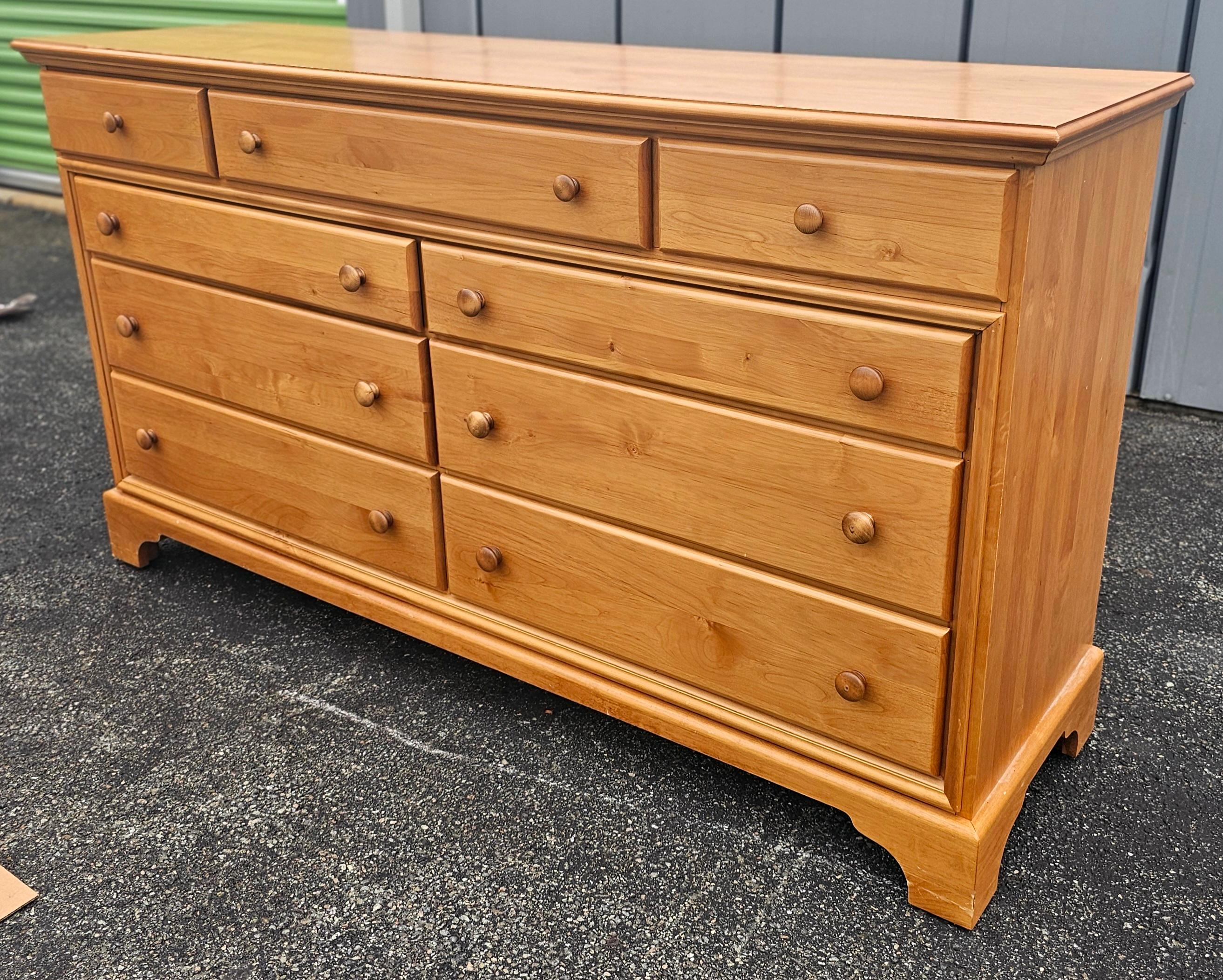 Late 20th Century American Classical Maple Double Dresser For Sale 1