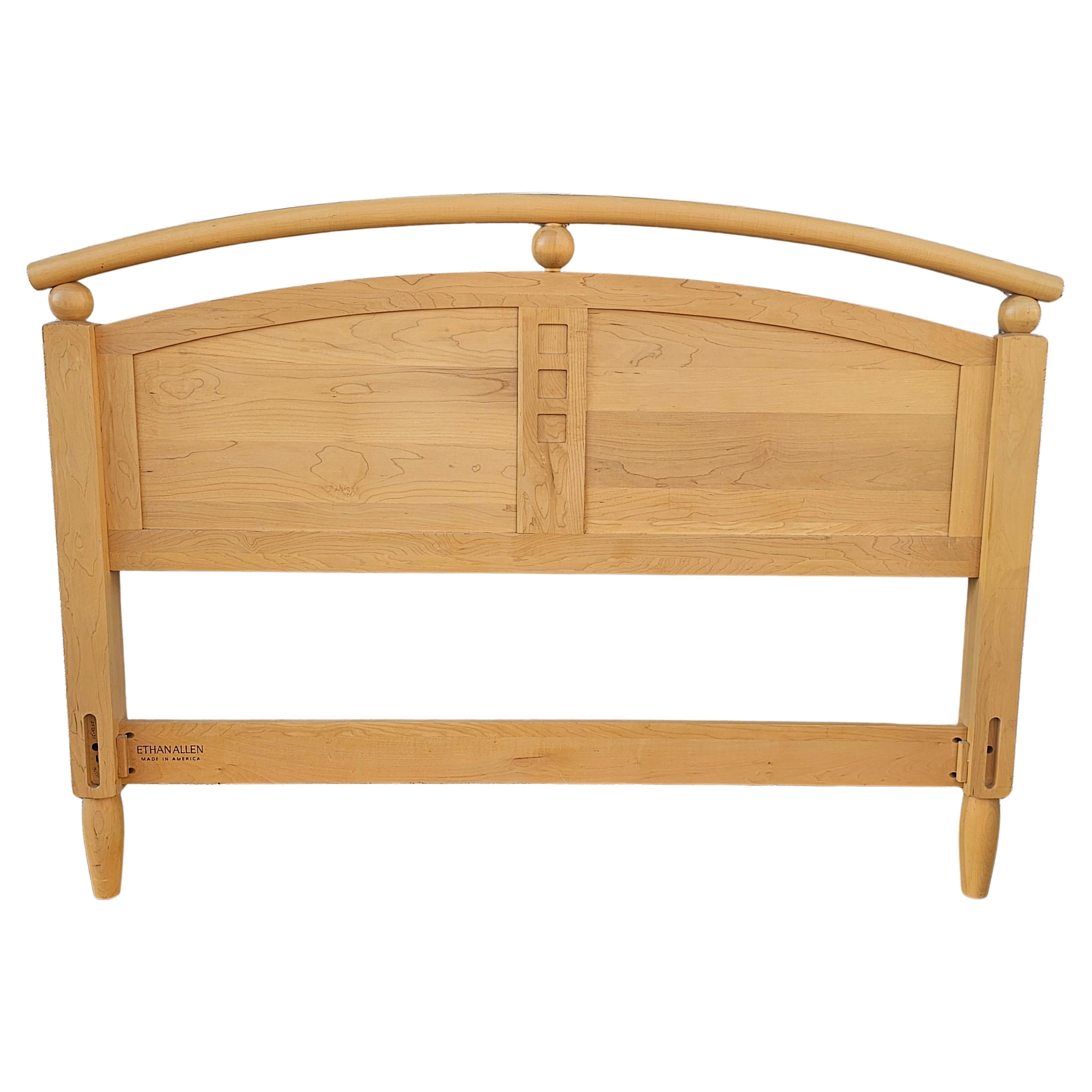 Late 20th Century American Solid Birch Arch Full Size Bedstead In Excellent Condition For Sale In Germantown, MD