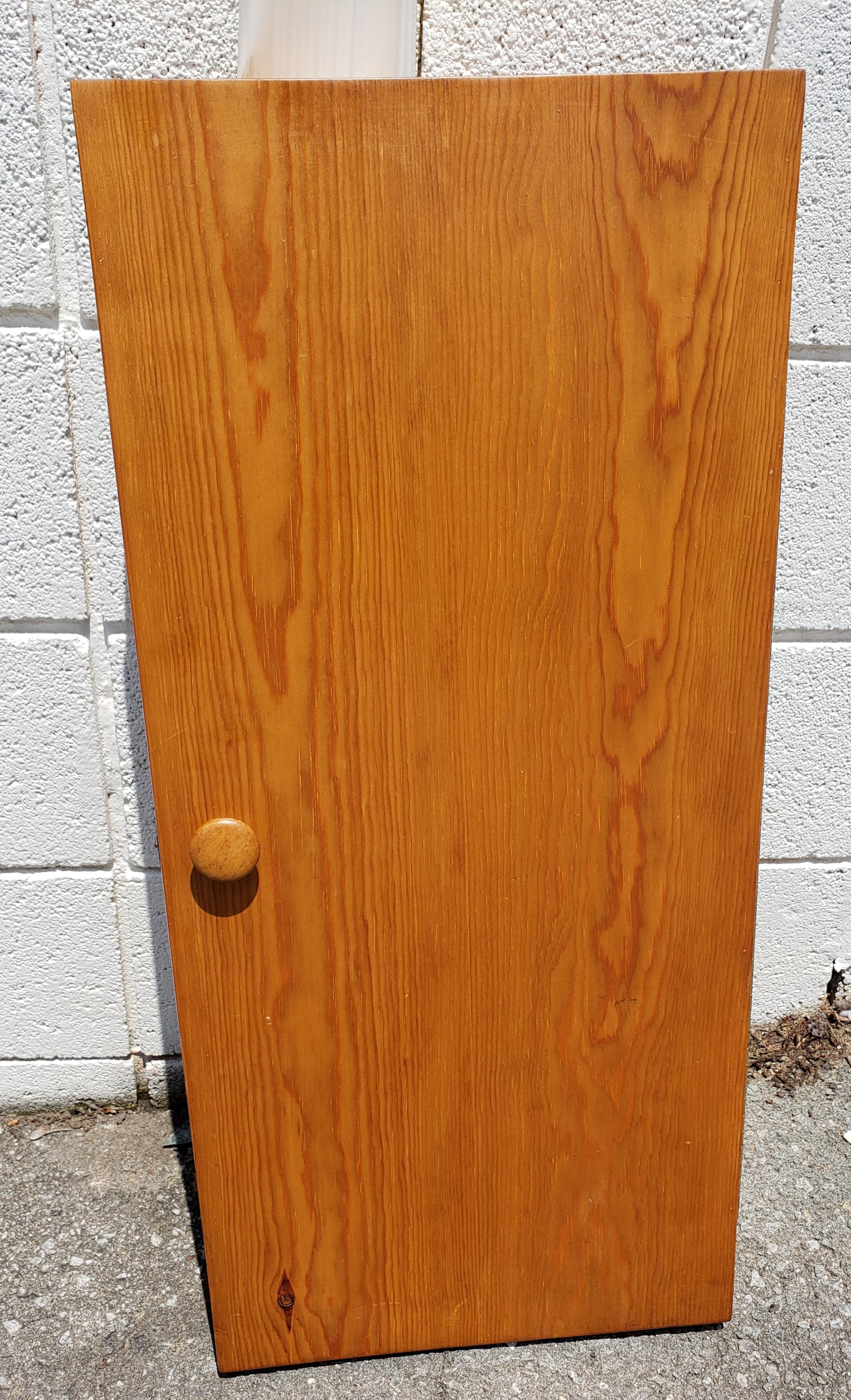 A Late 20th Century Amish Hand-Crafted Pine Wall Cabinet in great vintage condition. Measures 13.75