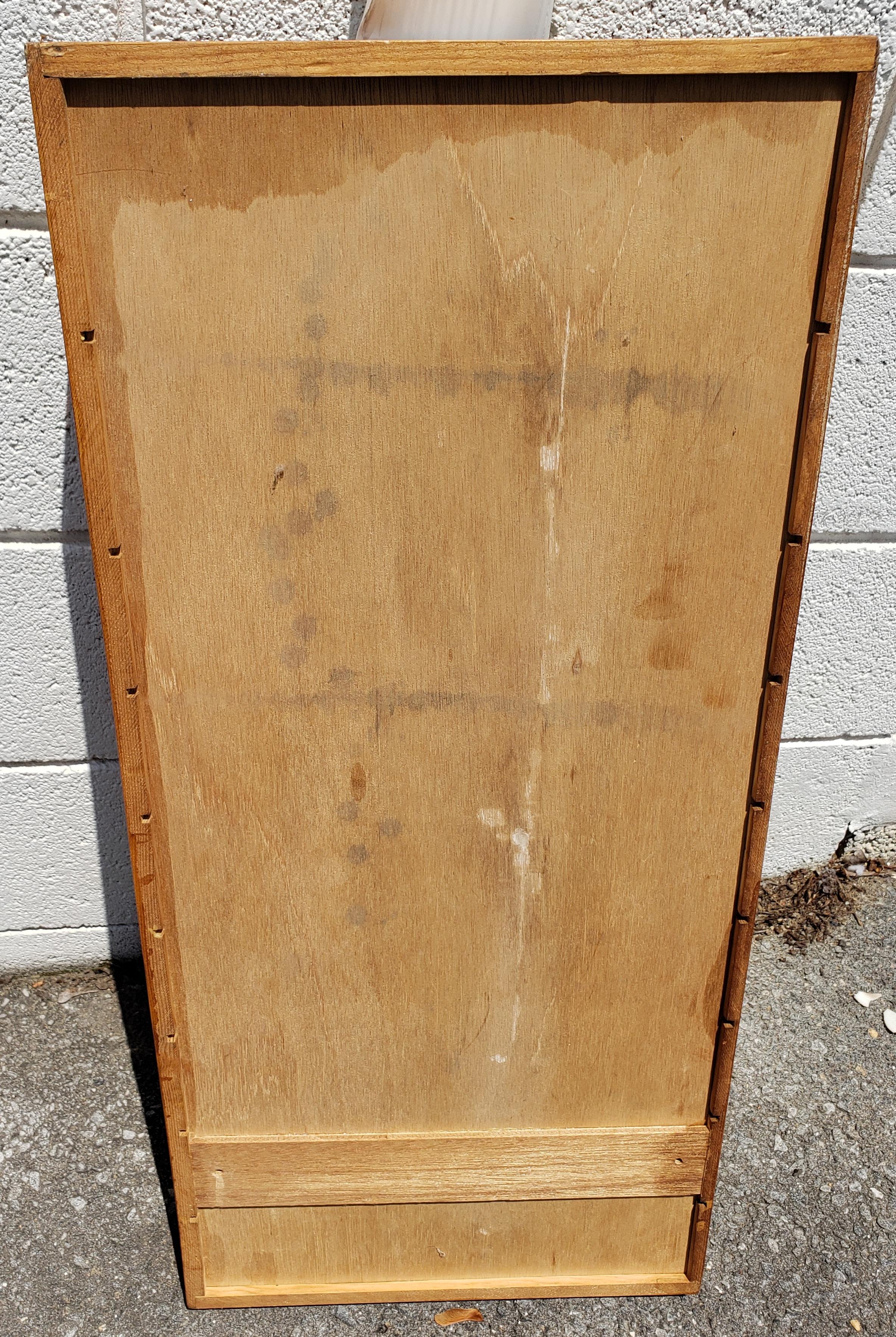 Late 20th Century Amish Hand-Crafted Pine Wall Cabinet In Good Condition For Sale In Germantown, MD