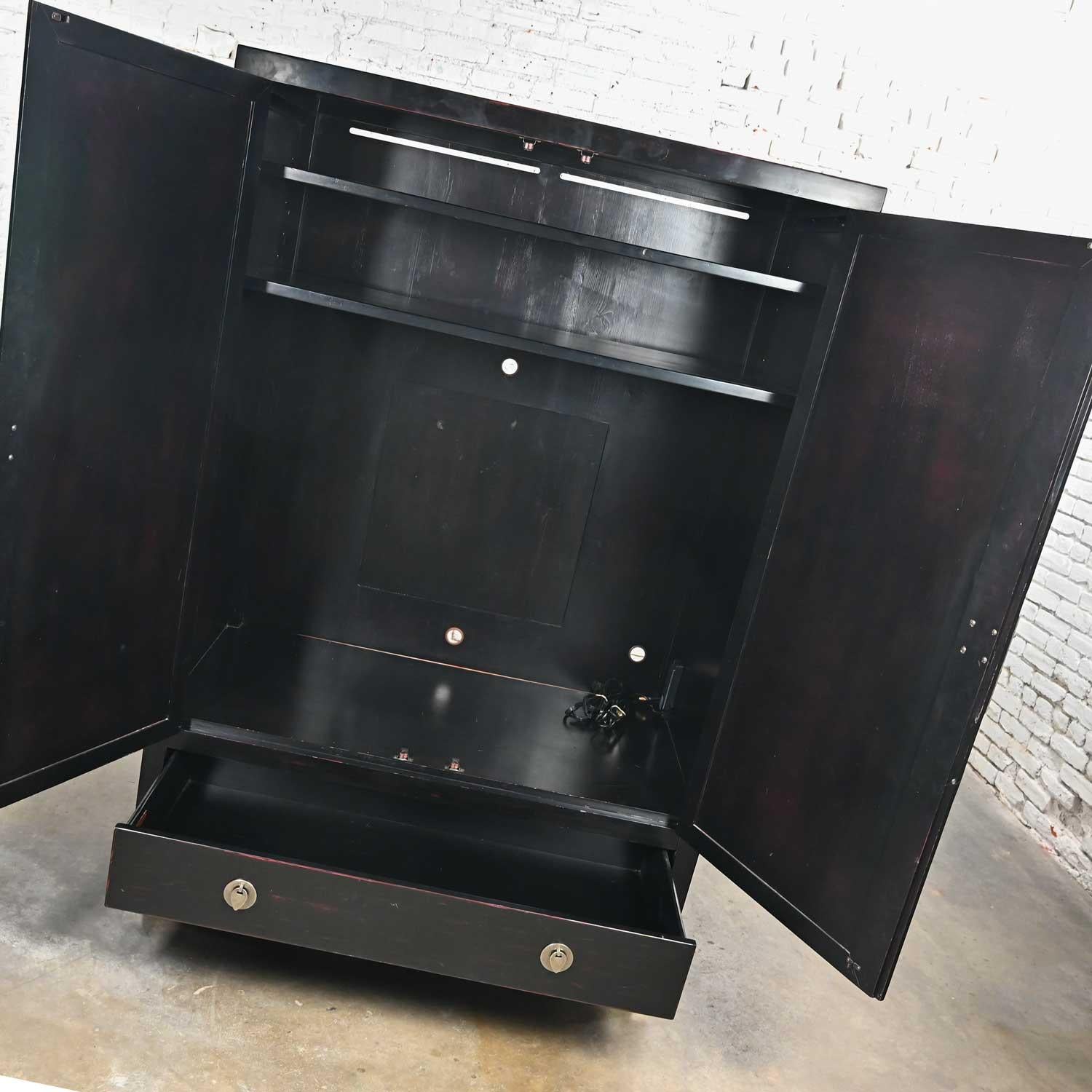 Late 20th Century Asian Style Baker Milling Road Entertainment Storage Cabinet For Sale 2