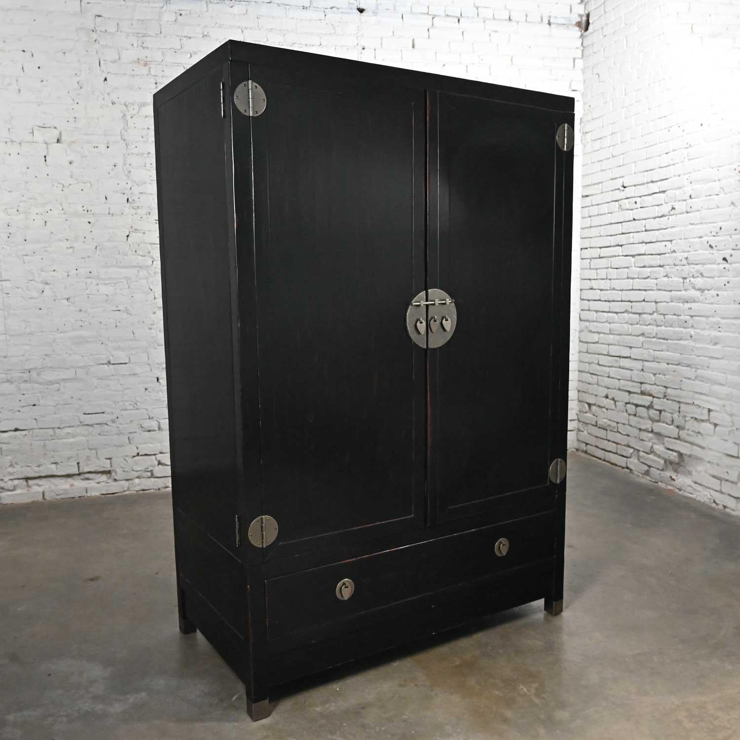Late 20th Century Asian Style Baker Milling Road Entertainment Storage Cabinet For Sale 11
