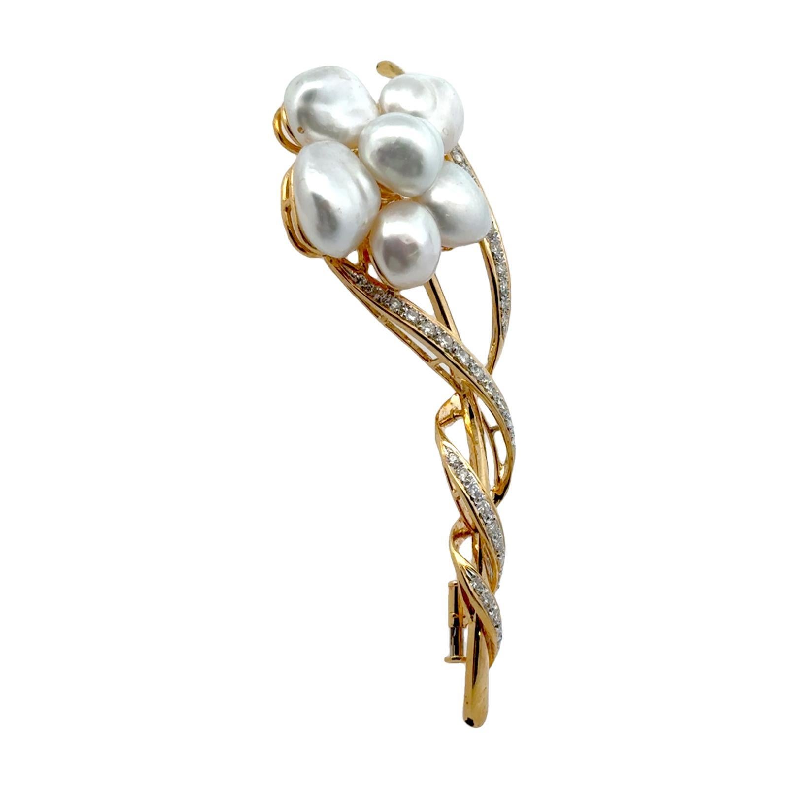 Contemporain Broche baroque en or jaune 18 carats avec perles et diamants de la fin du 20e siècle