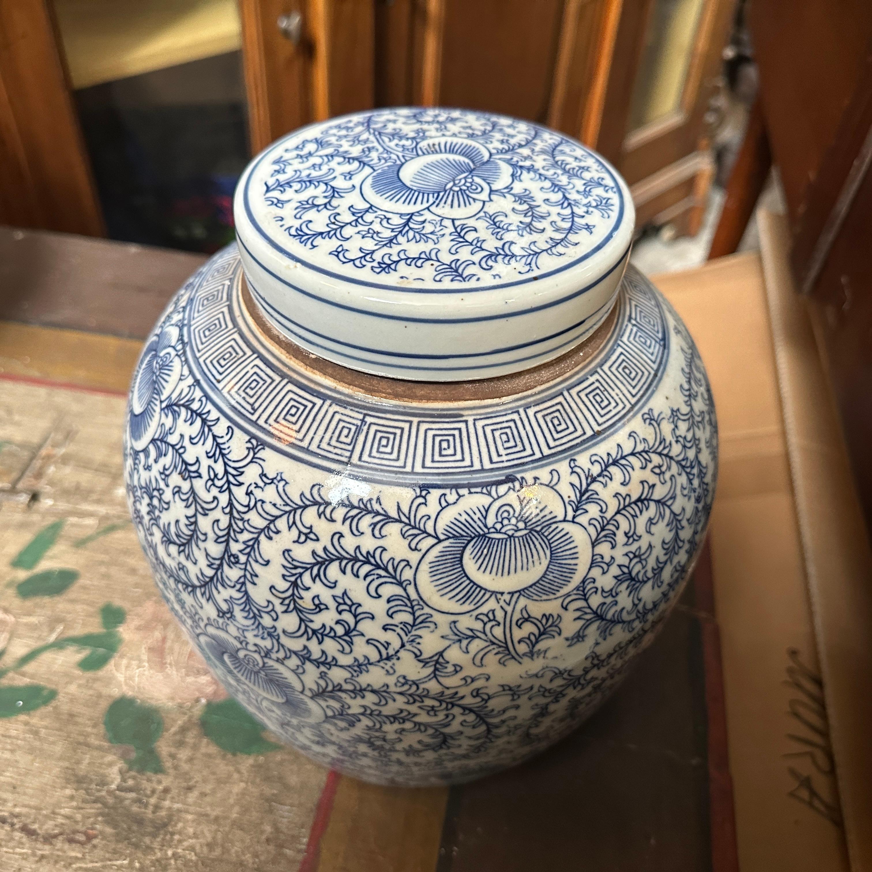 Late 20th Century Blue and White Ceramic Chinese Ginger Jar 5