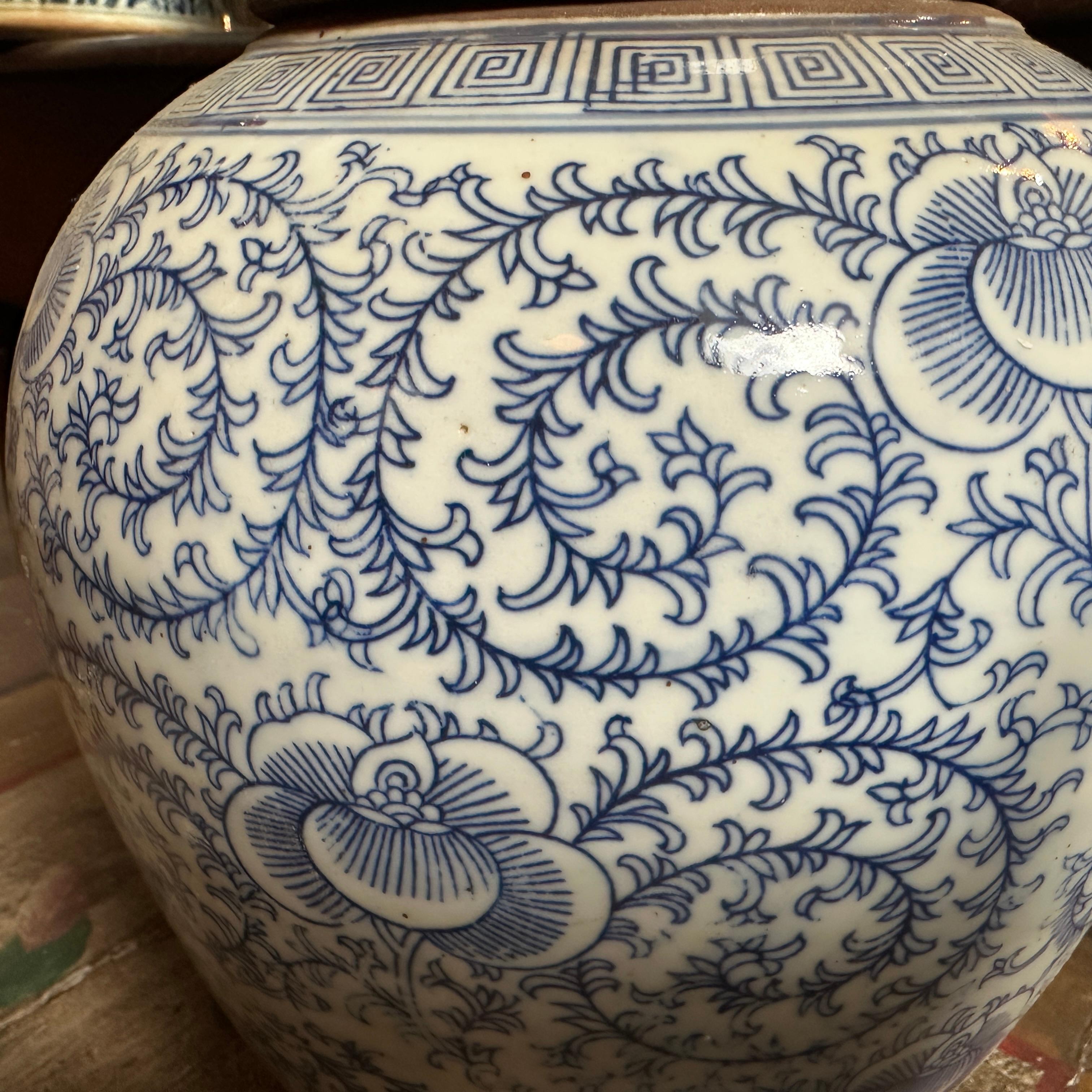 Chinese Export Late 20th Century Blue and White Ceramic Chinese Ginger Jar
