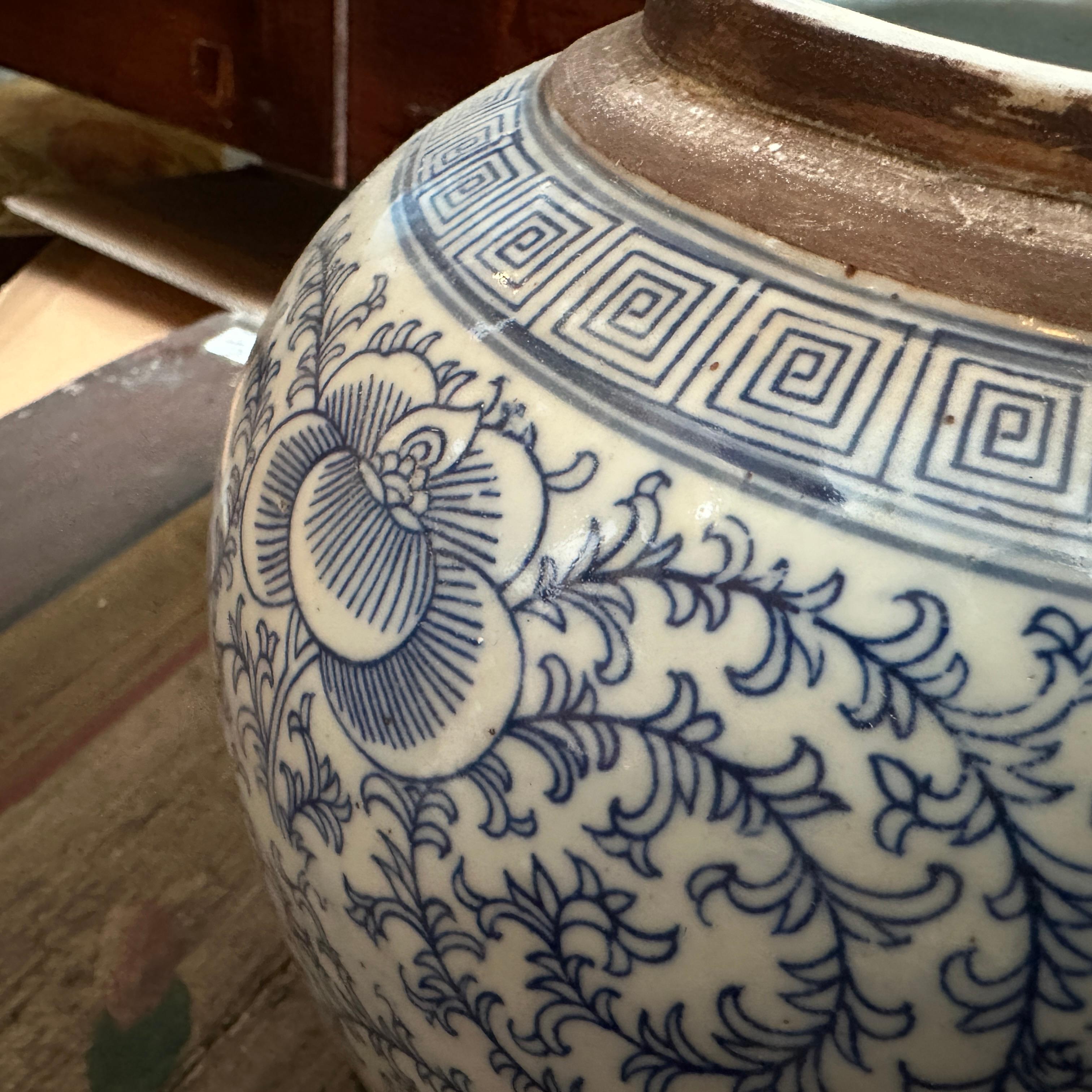 Late 20th Century Blue and White Ceramic Chinese Ginger Jar 1