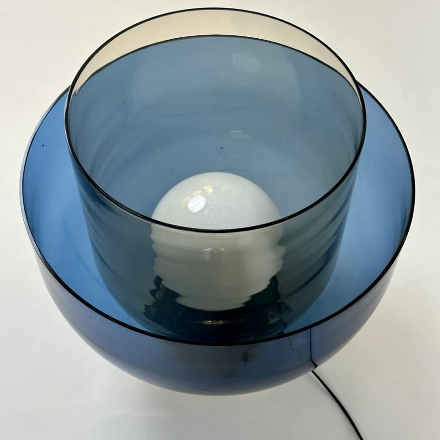 Lampe de table fin 20ème siècle en verre de Murano bleu et fumé avec verre opalin blanc Bon état - En vente à Firenze, Tuscany