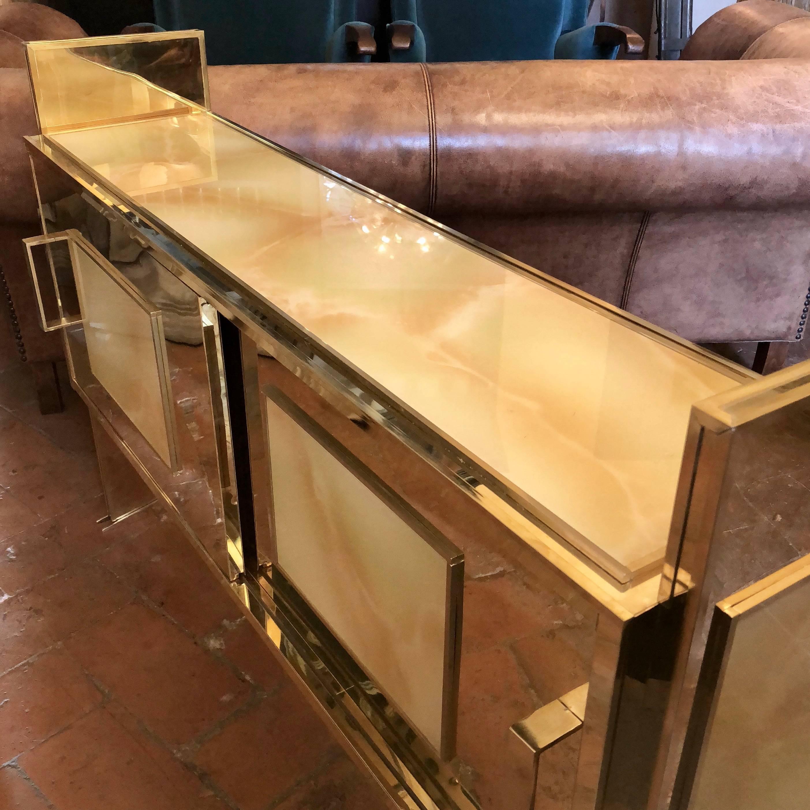 Late 20th Century Brass and Amber Artistic Murano Glass Cabinet In Excellent Condition In Firenze, Tuscany