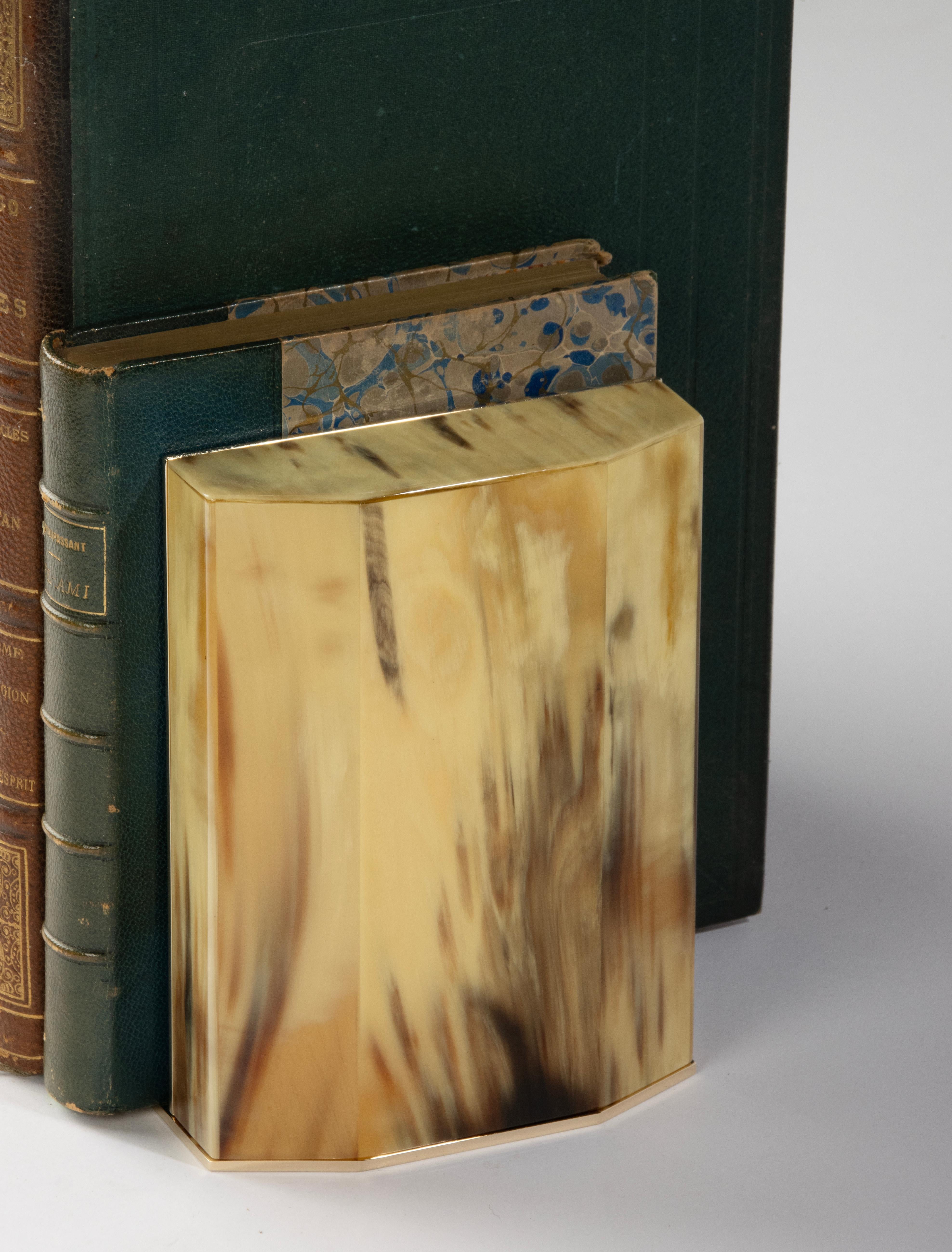 Set da scrivania in ottone della fine del XX secolo - reggilibri - tagliacarte e lente d'ingrandimento in vendita 11