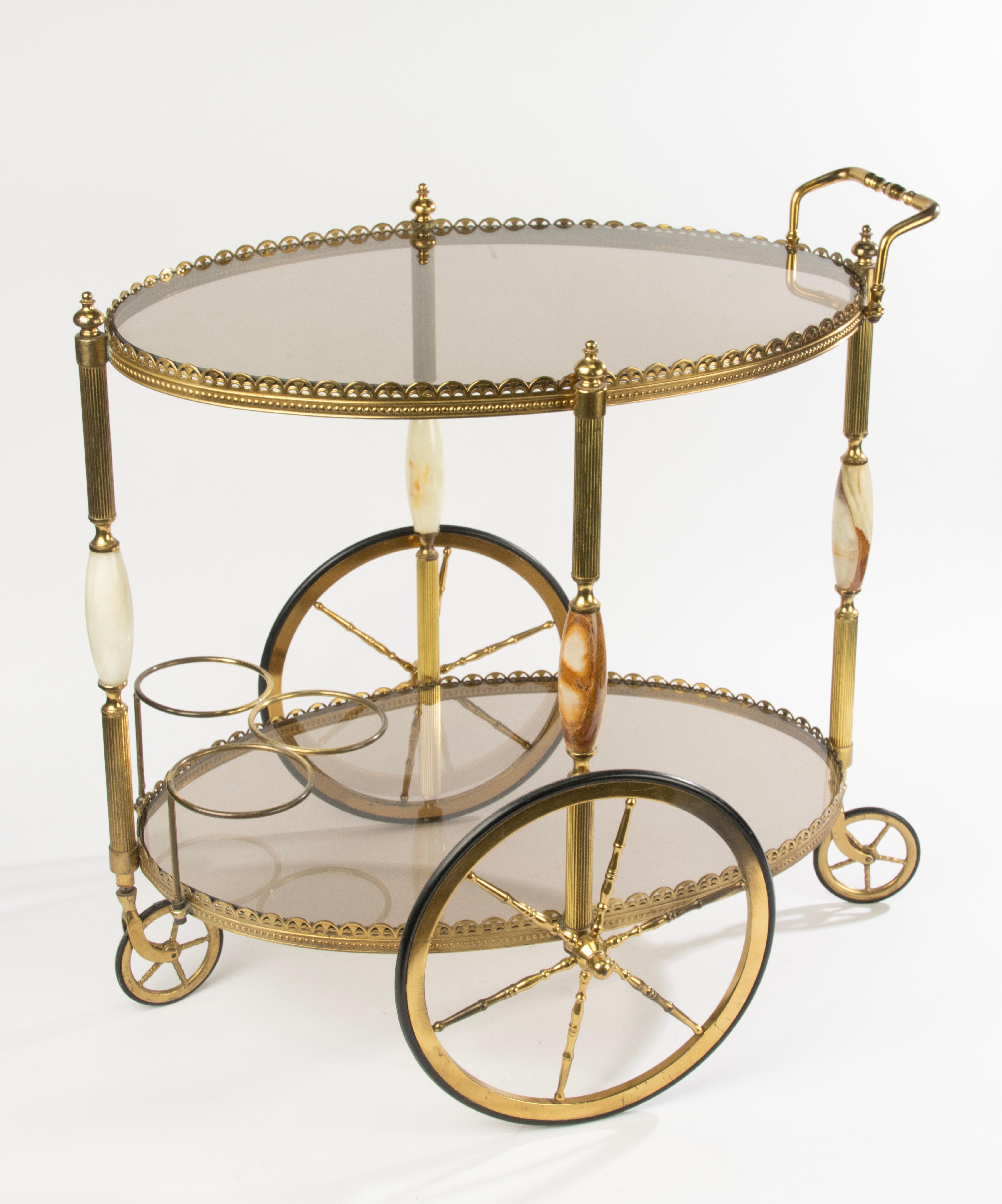 Onyx-Barwagen aus Messing des späten 20. Jahrhunderts mit Weinflaschenregal im Angebot 9