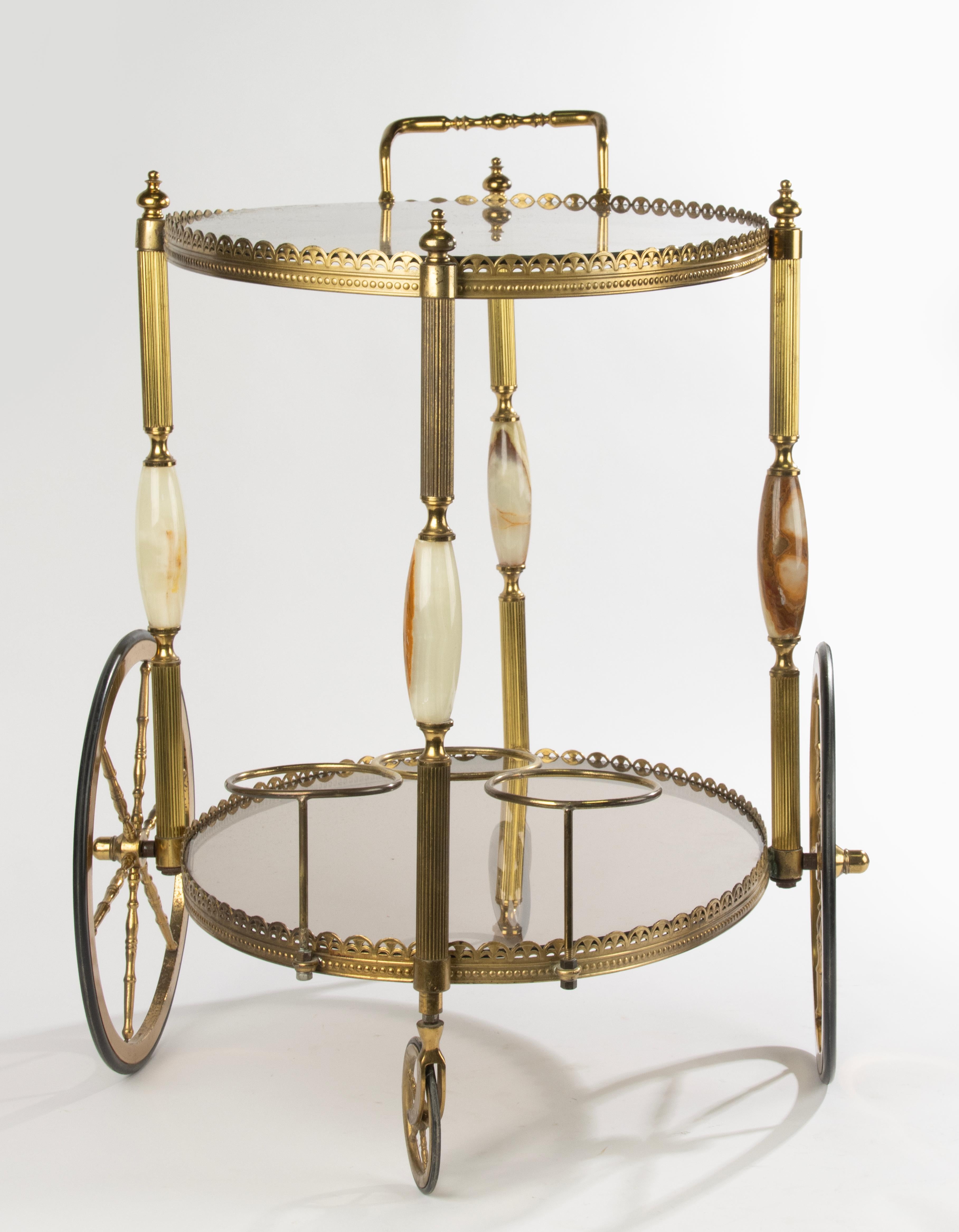 Onyx-Barwagen aus Messing des späten 20. Jahrhunderts mit Weinflaschenregal im Angebot 1