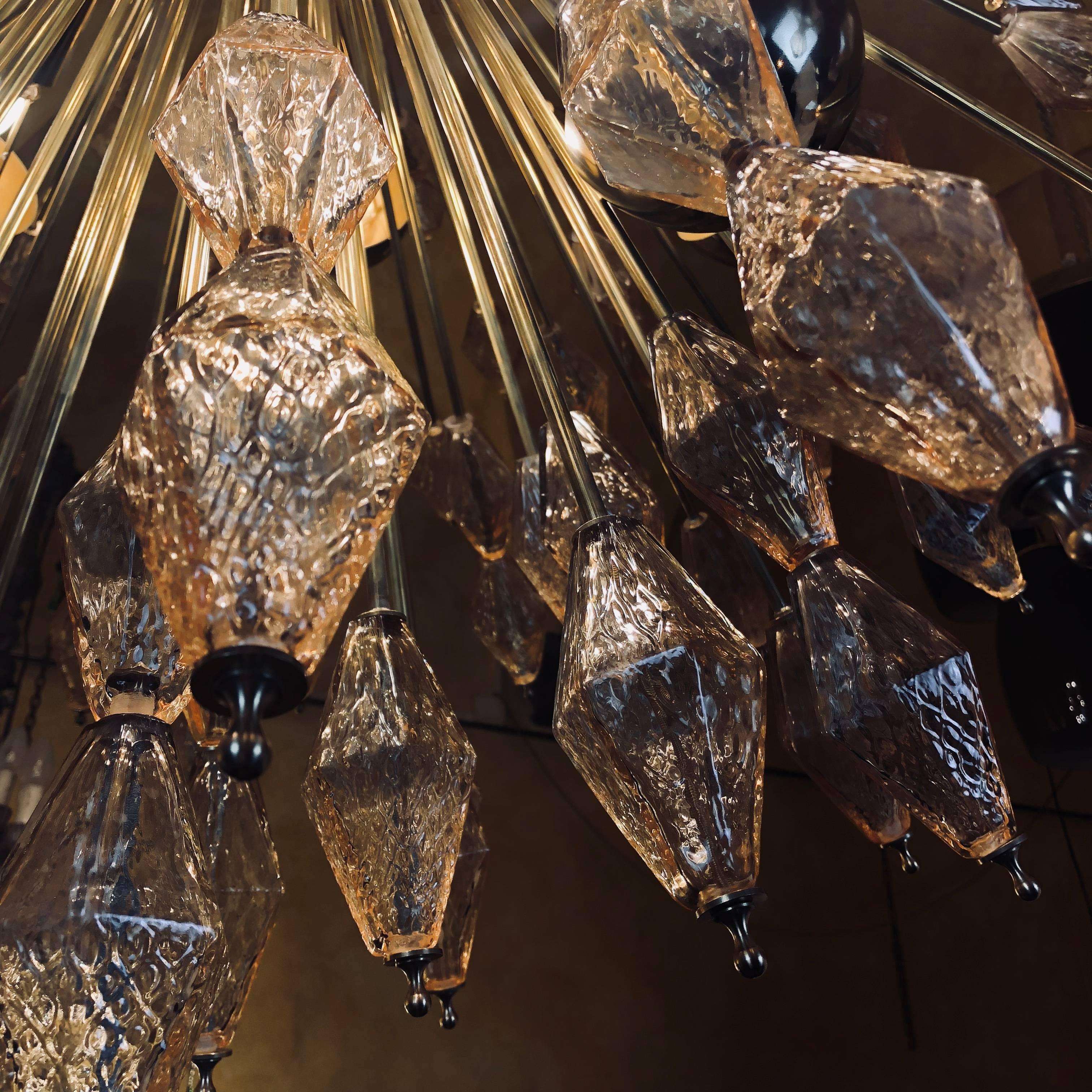 Late 20th Century Brass Sputnik Chandelier with Amber Polyhedron Glass by Venini In Good Condition In Firenze, Tuscany