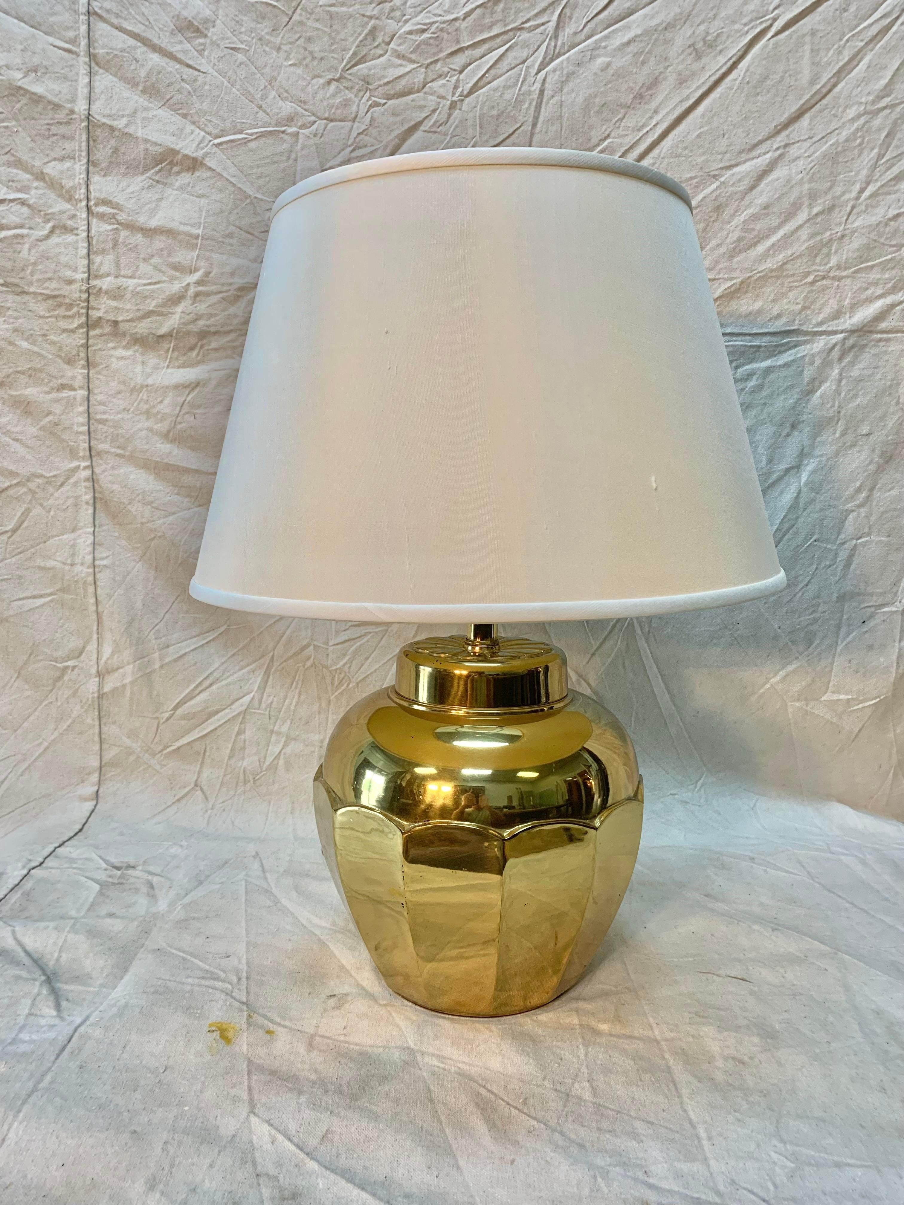 Messing-Tischlampe des späten 20. Jahrhunderts im Angebot 9