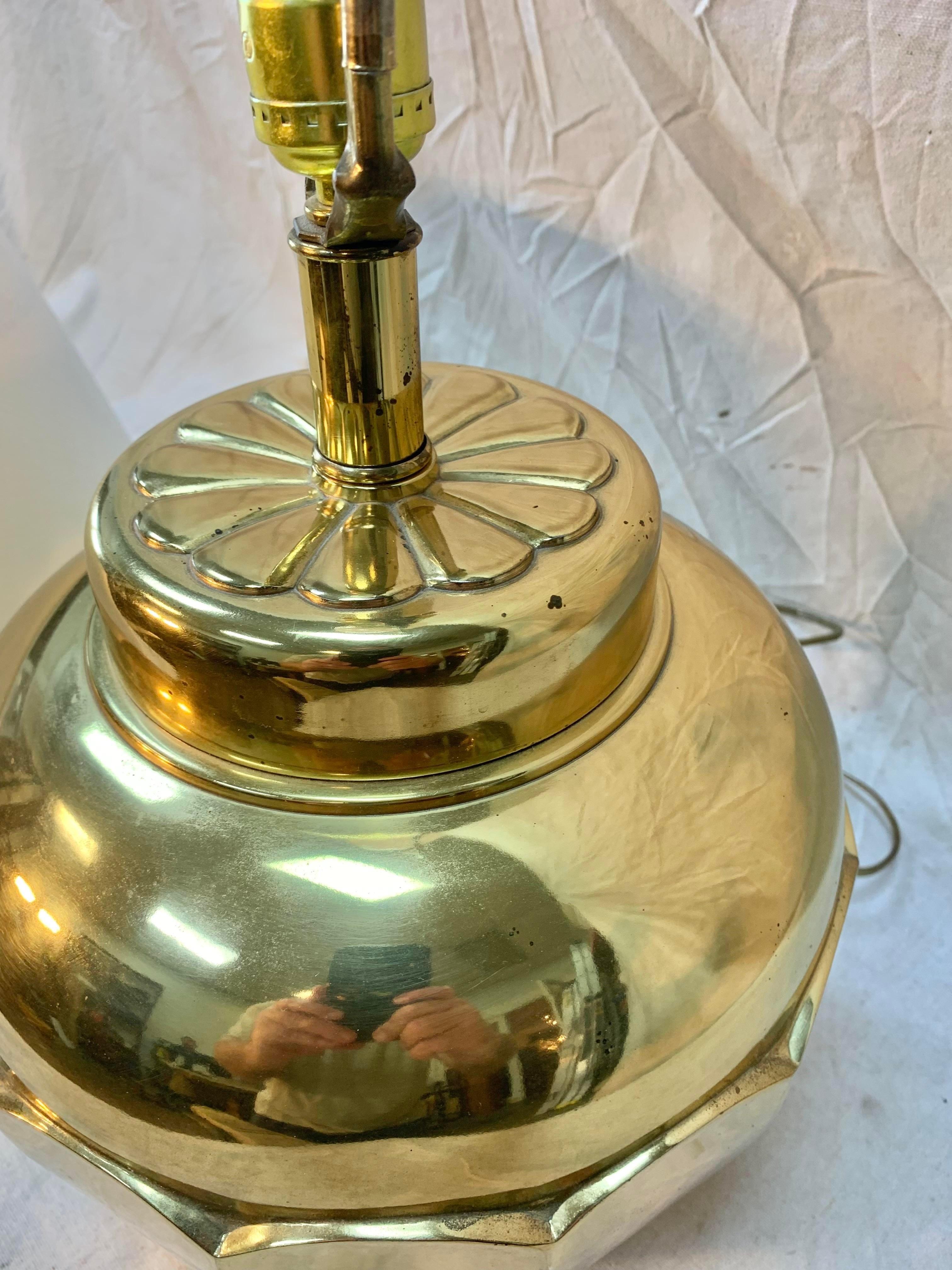 Messing-Tischlampe des späten 20. Jahrhunderts im Angebot 4
