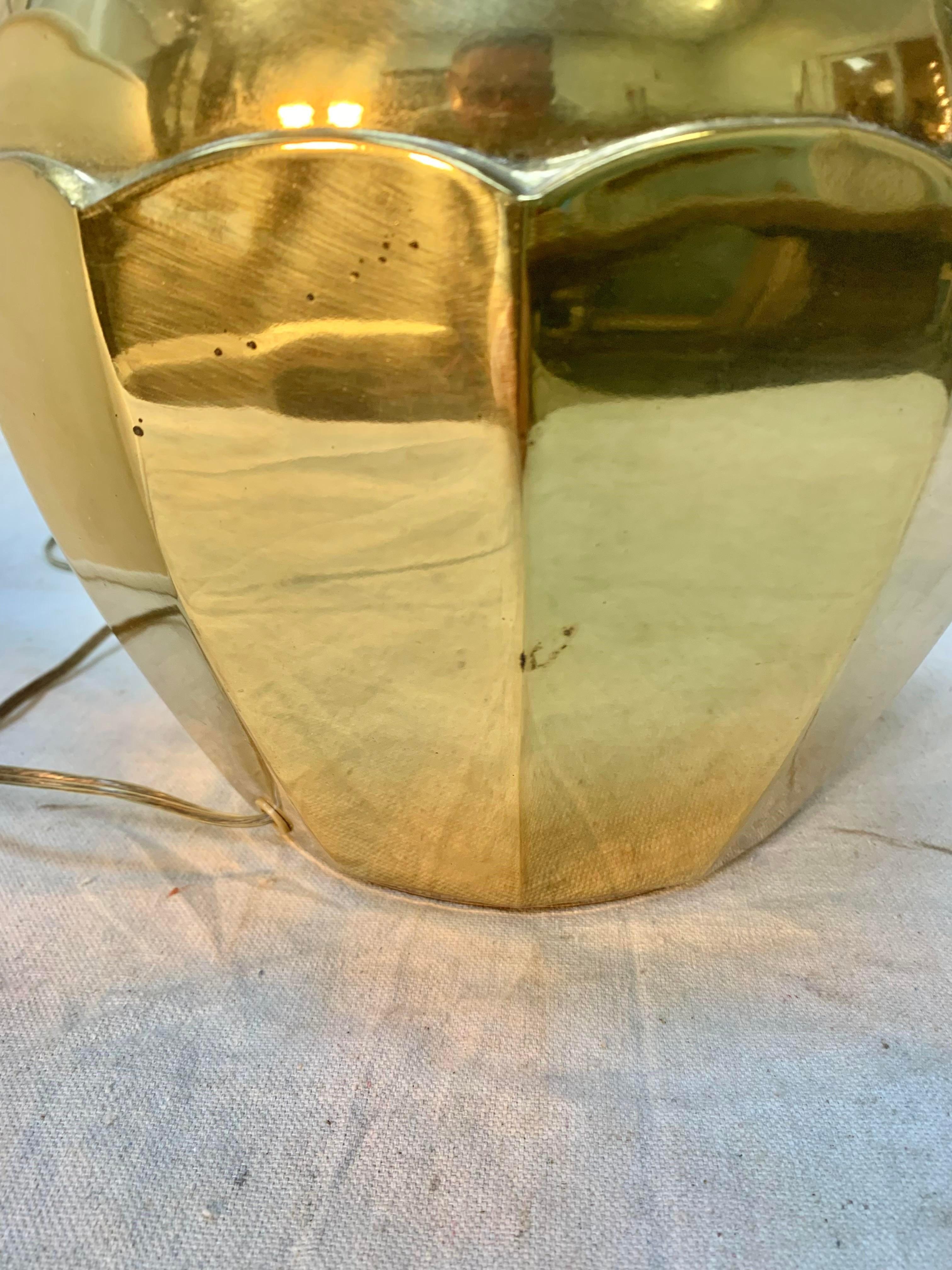 Lampe de table en laiton de la fin du XXe siècle en vente 3