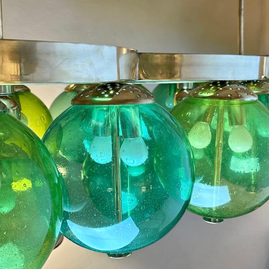 Laiton Lustre à boules en laiton et verre de Murano Pulegoso vert de la fin du 20e siècle