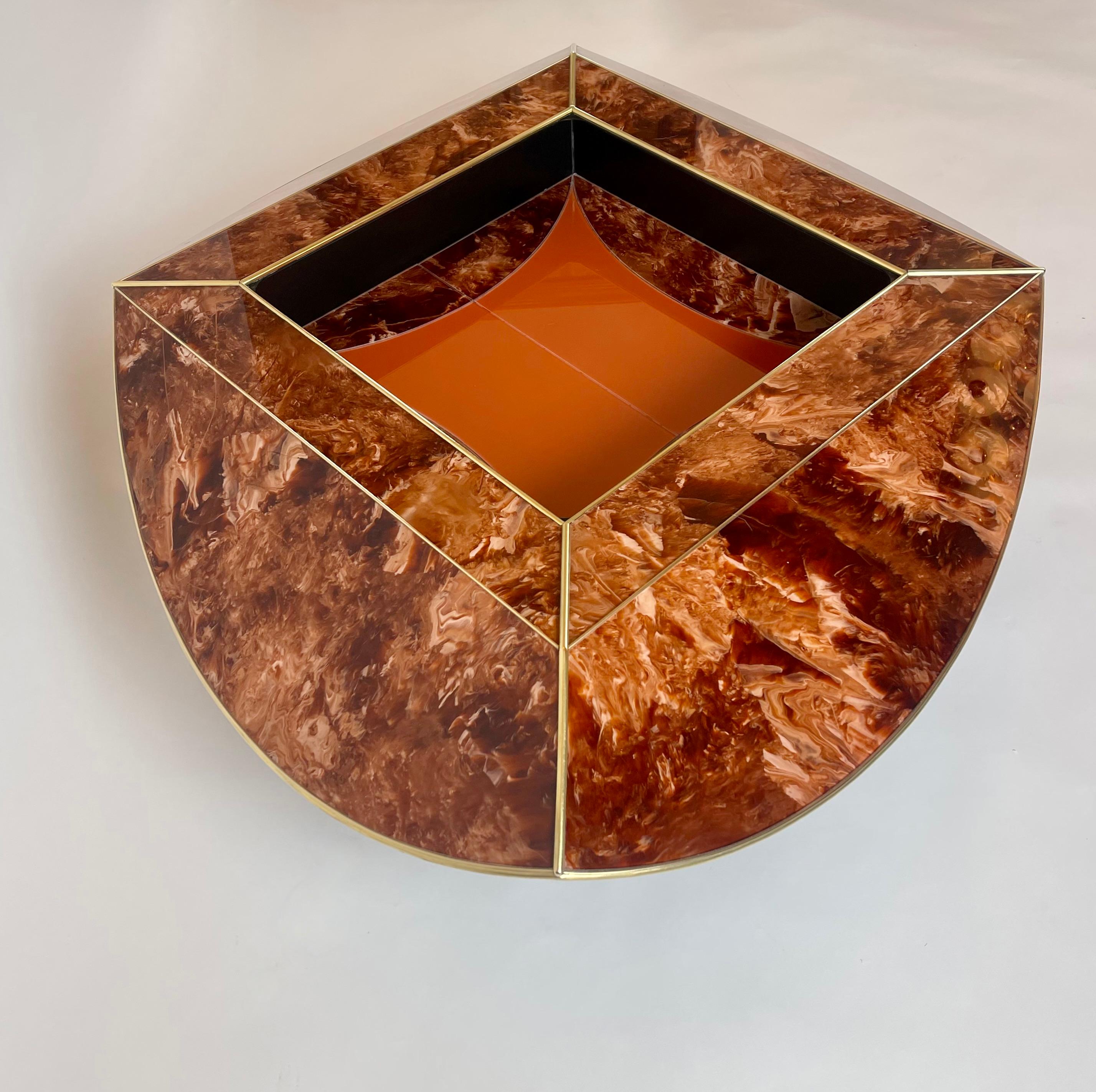 Late 20th Century Brown & Orange Murano Glass W/ Brass Finishings Cocktail Table For Sale 4