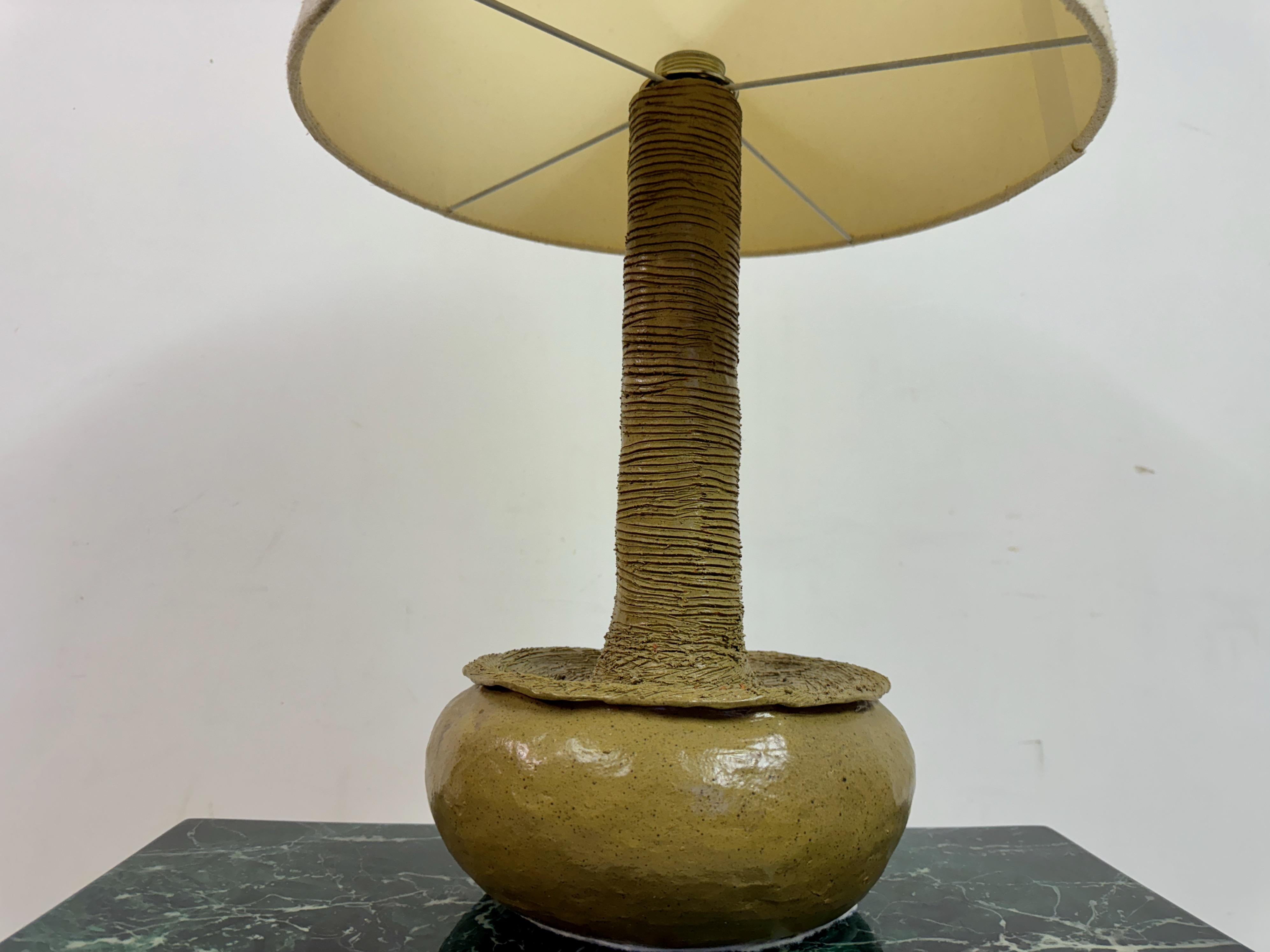 Lampe de table en céramique brutaliste de la fin du 20e siècle en vente 3