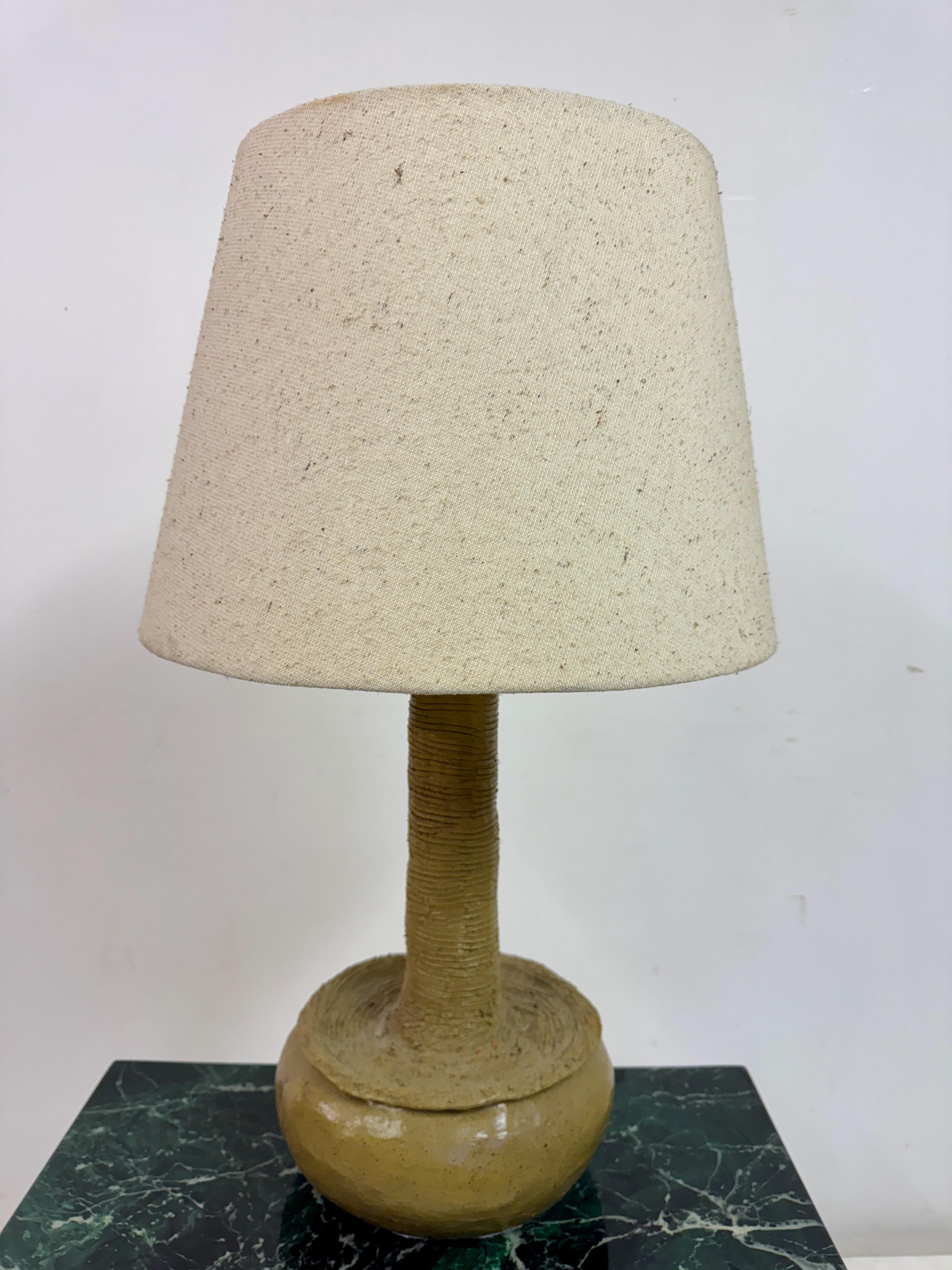 Céramique Lampe de table en céramique brutaliste de la fin du 20e siècle en vente