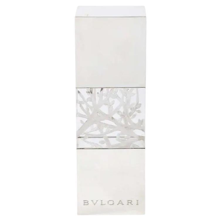 Bulgari, Bvlgari Italian silver & etched glass sculpture in original fitted leather box, 20th century

The glass etched with leafy branches, the silver base engraved Bvlgari on two sides, in original Bulgari fitted case with key.

Marked on base
