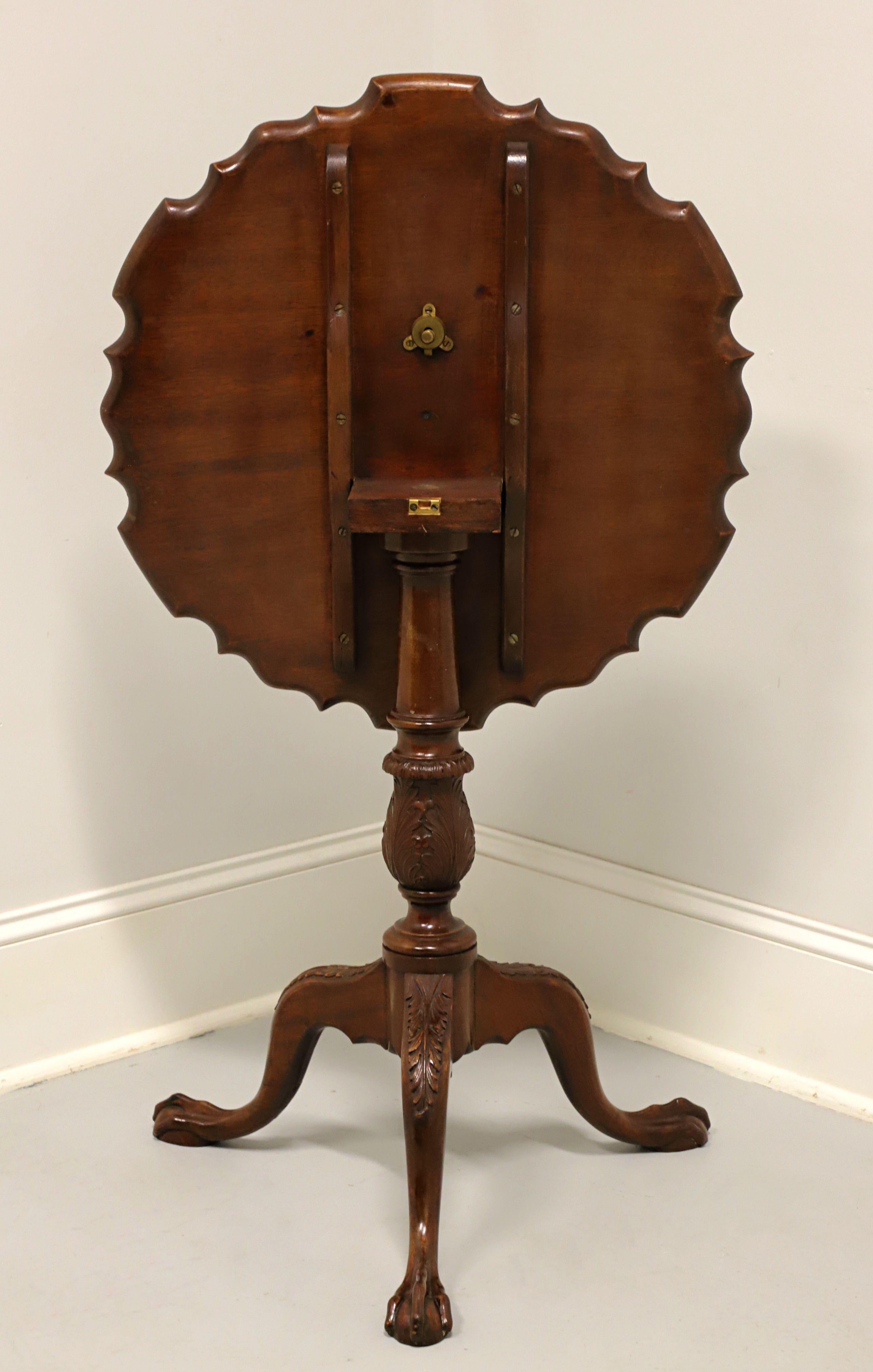 Late 20th Century Carved Mahogany Chippendale Tilt-Top Pie Crust Table 1