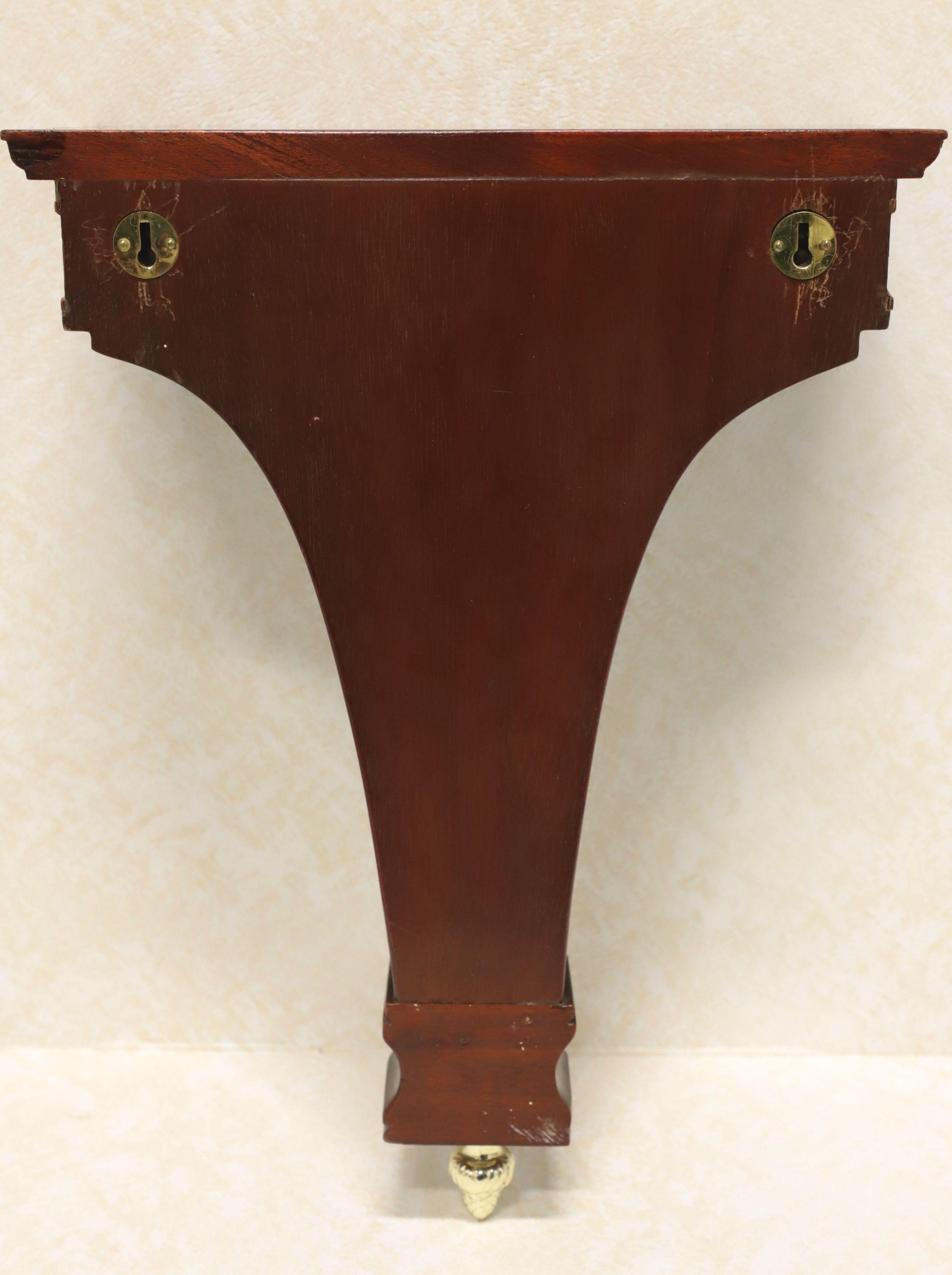 Late 20th Century Carved Mahogany Chippendale Wall Bracket Shelf w/ Brass Finial In Good Condition For Sale In Charlotte, NC