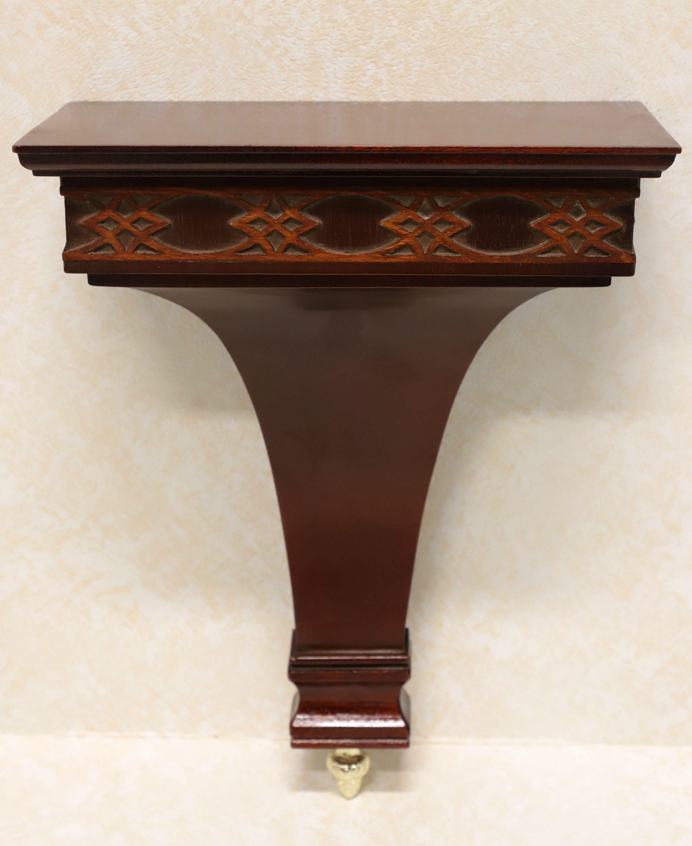 Late 20th Century Carved Mahogany Chippendale Wall Bracket Shelf w/ Brass Finial For Sale 3