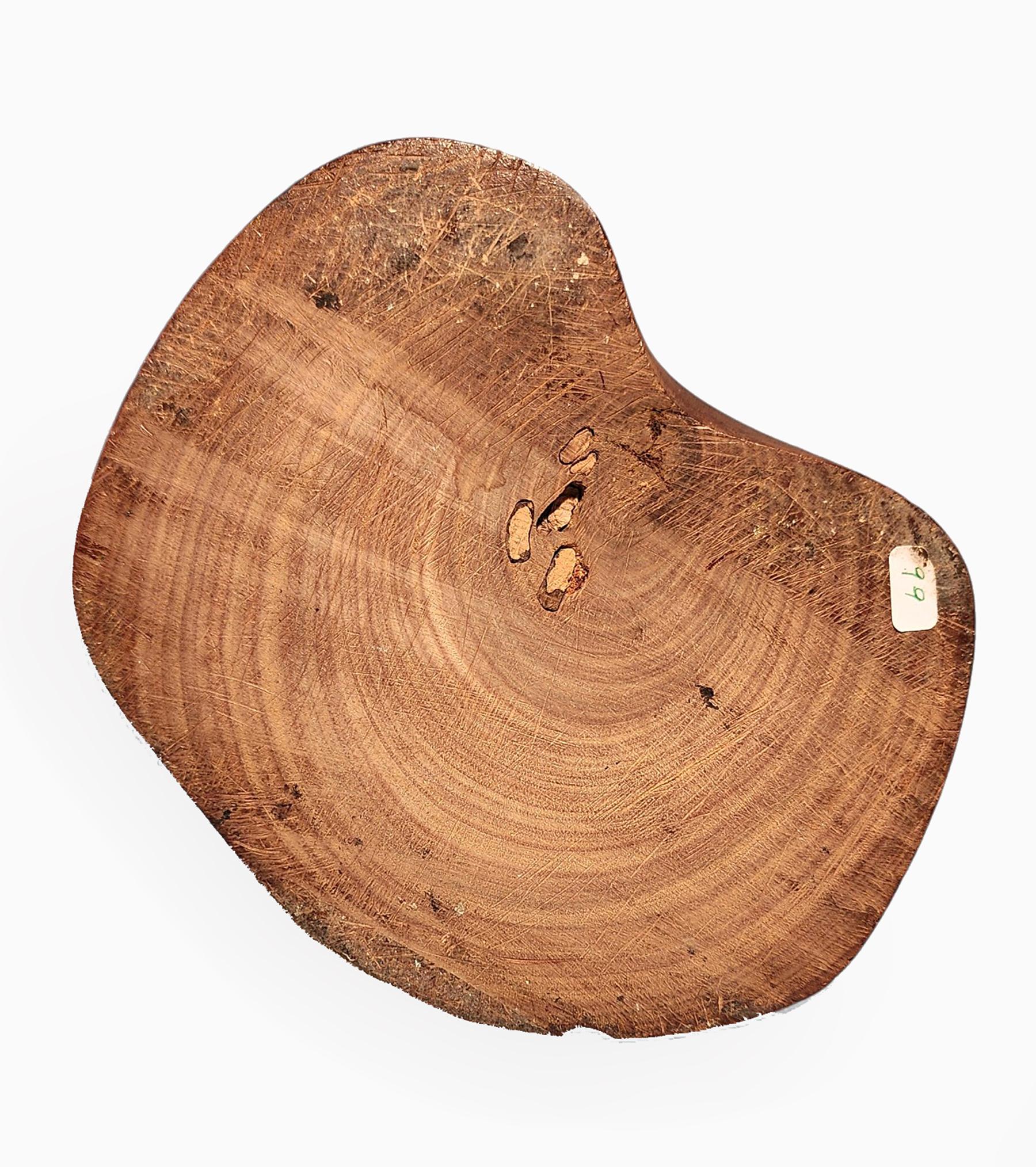 Escultura Decorativa Femenina Tallada en Madera Barnizada, Brasil, Finales Siglo XX en venta 1