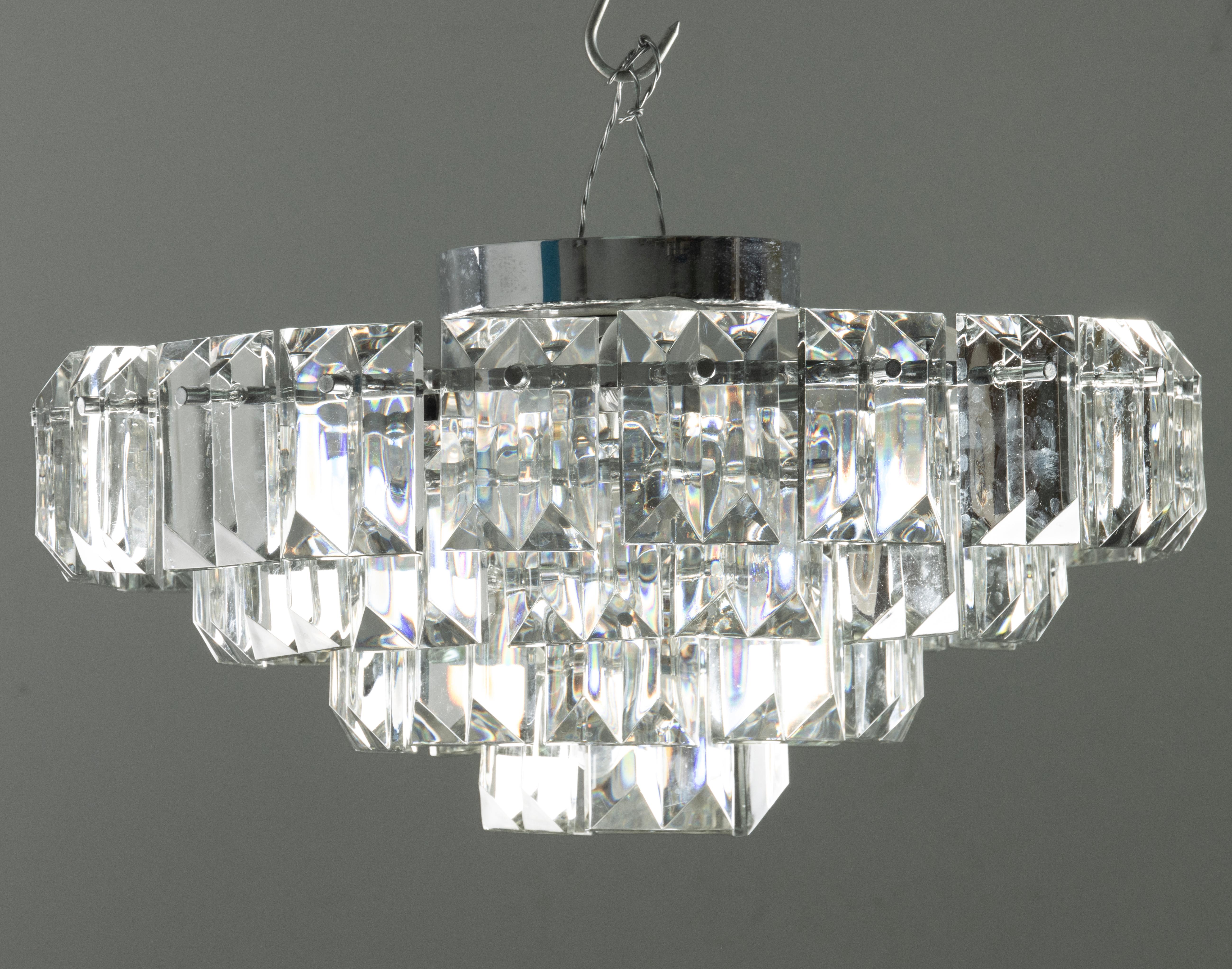 Plafoniera per lampada da soffitto della fine del XX secolo con gocce di cristallo a forma di prisma in vendita 9