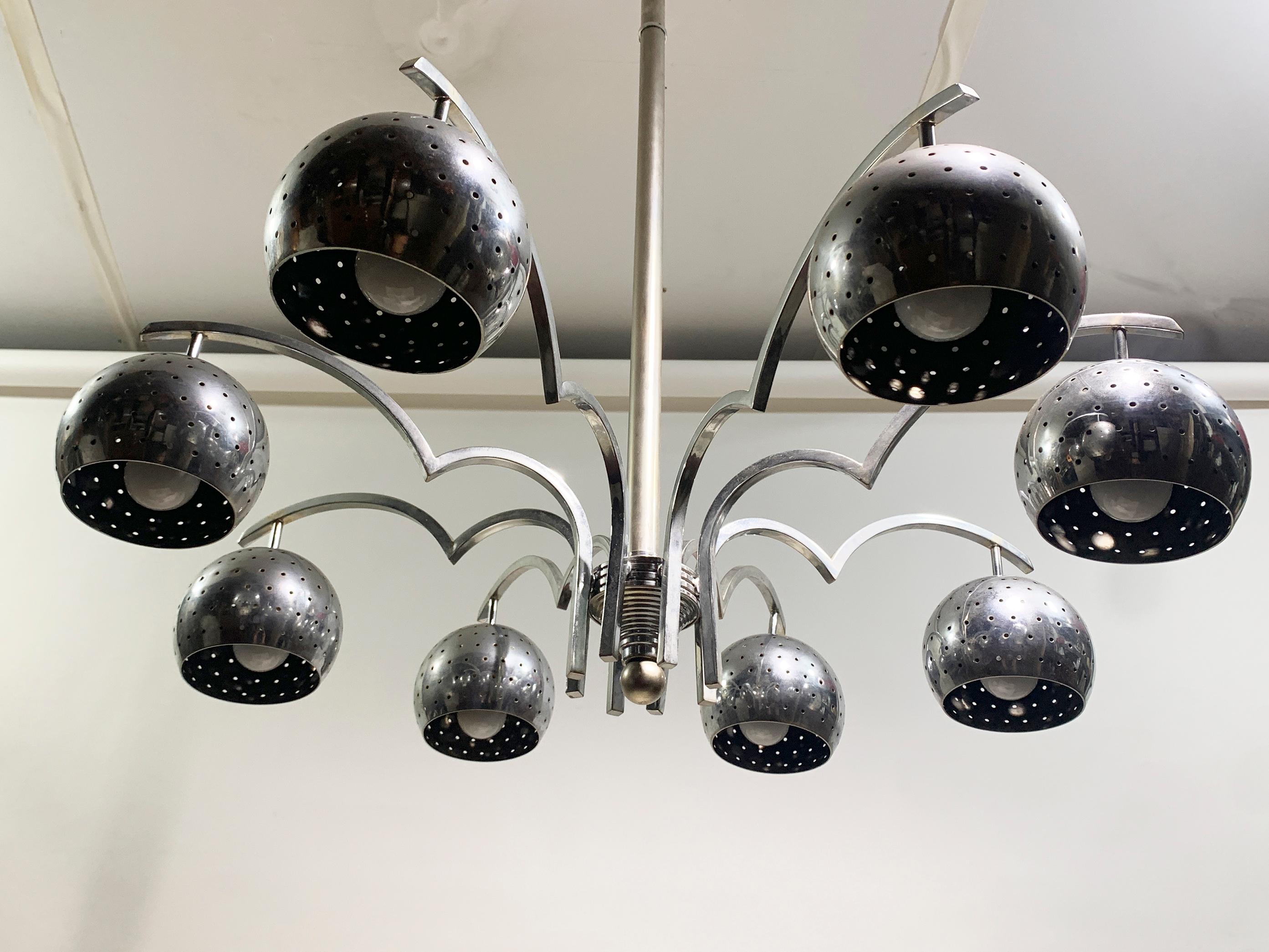 Mid-Century moderno Lampadario della fine del XX secolo, in cromo, circa 1970 in vendita