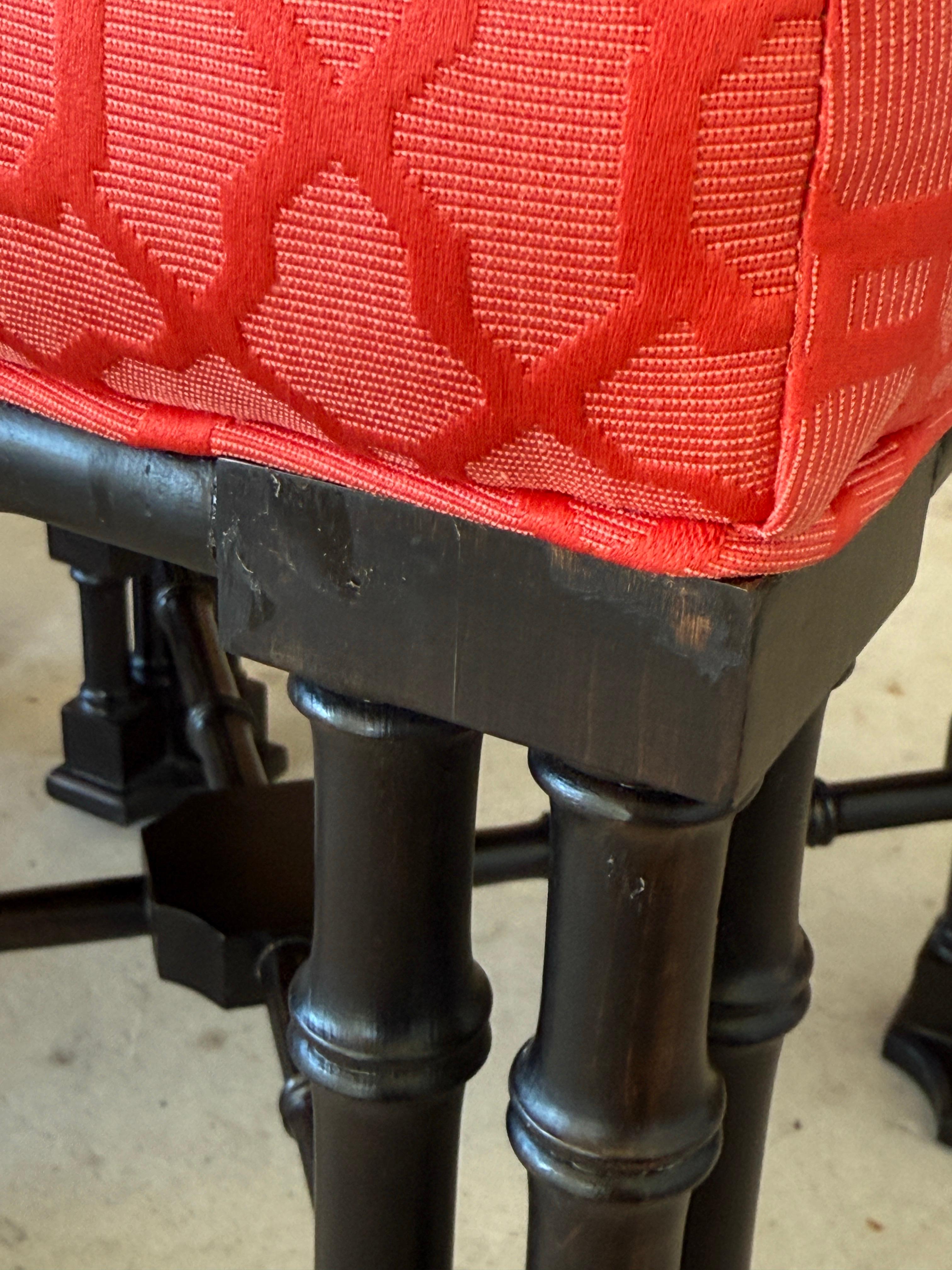 Chinesische Chippendale-Hocker aus Kunstbambus des späten 20. Jahrhunderts - Paar im Angebot 4