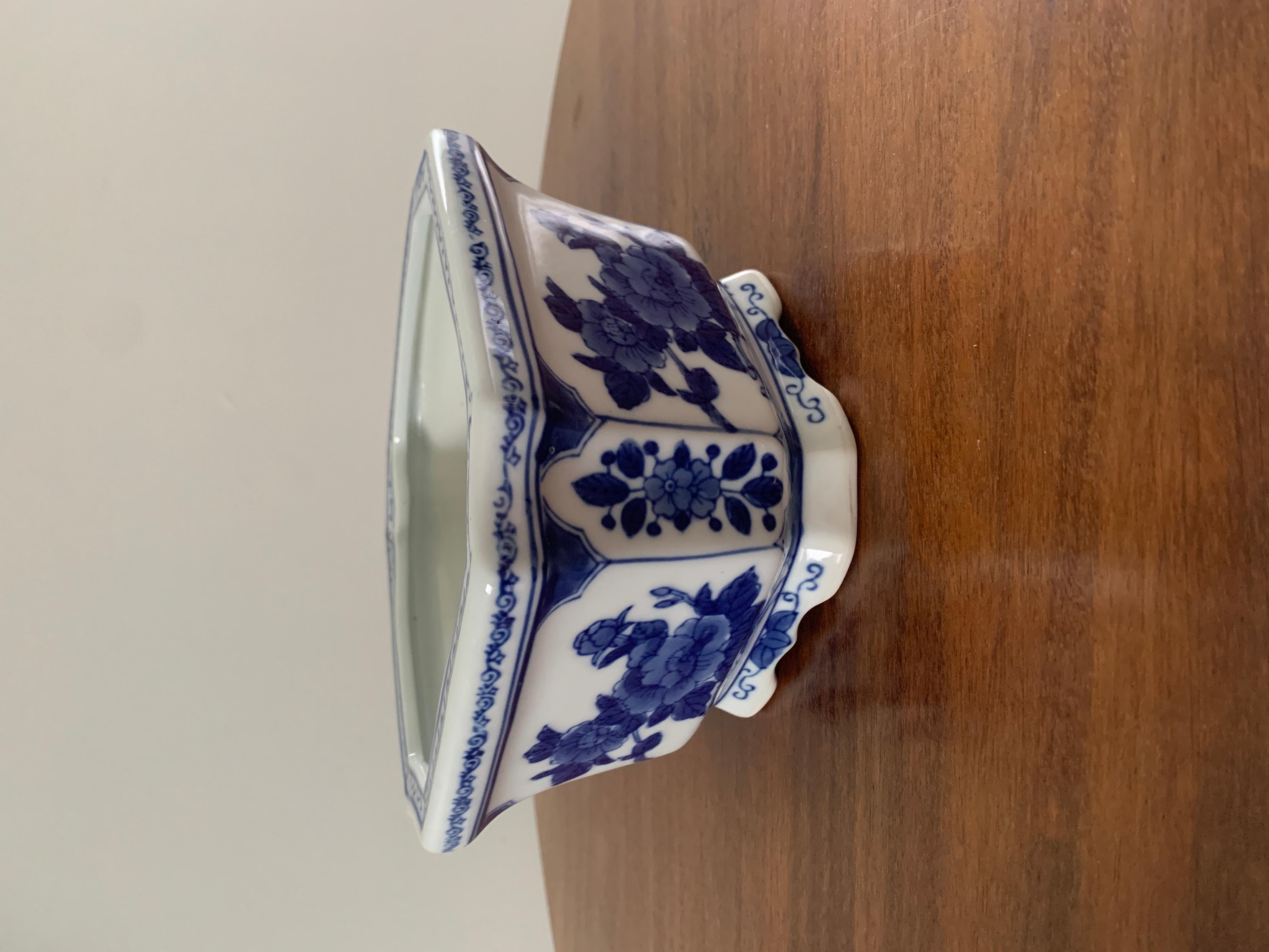 Late 20th Century Chinoiserie Blue and White Porcelain Cachepot Planter 1