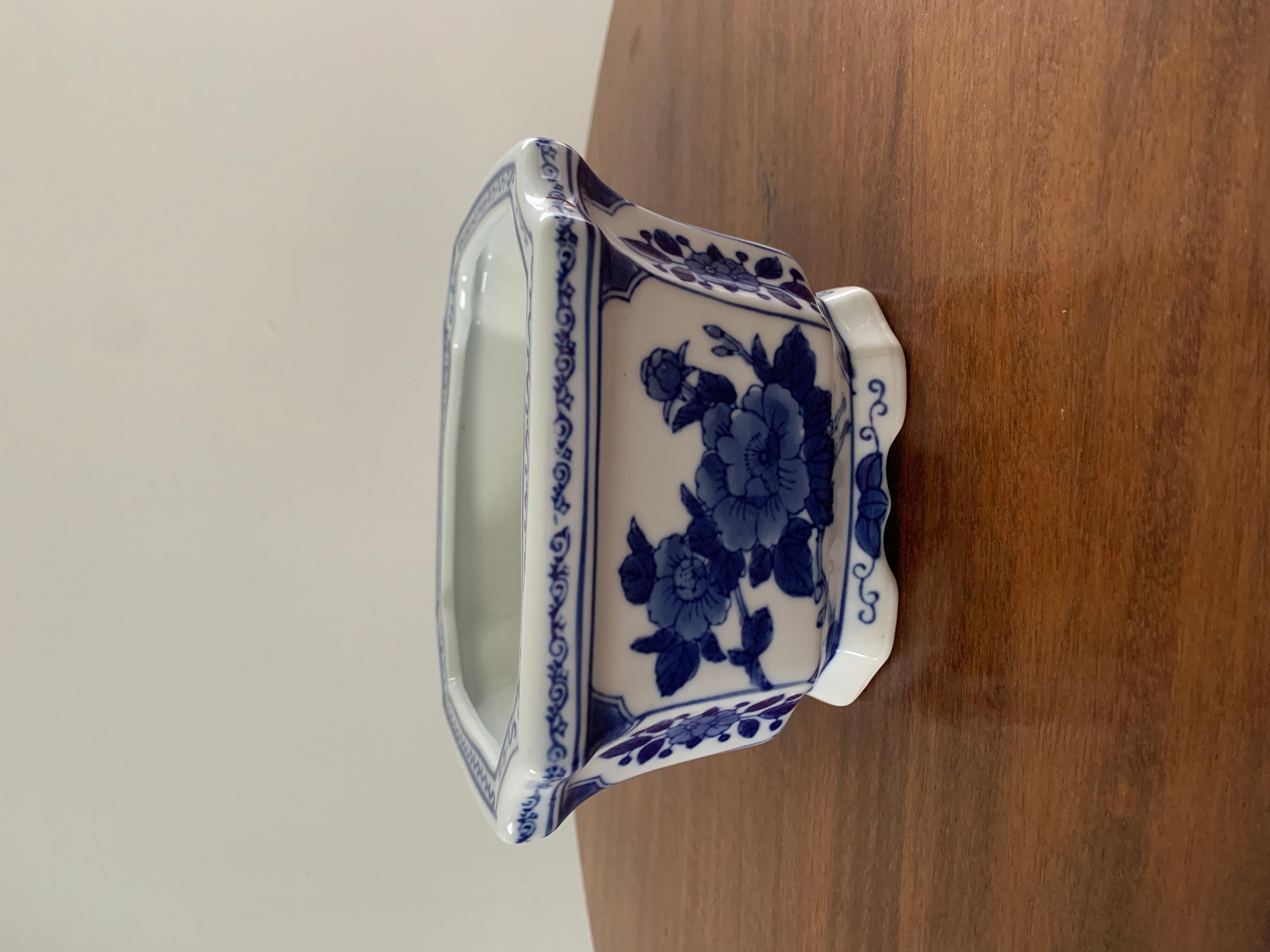 Late 20th Century Chinoiserie Blue and White Porcelain Cachepot Planter 2