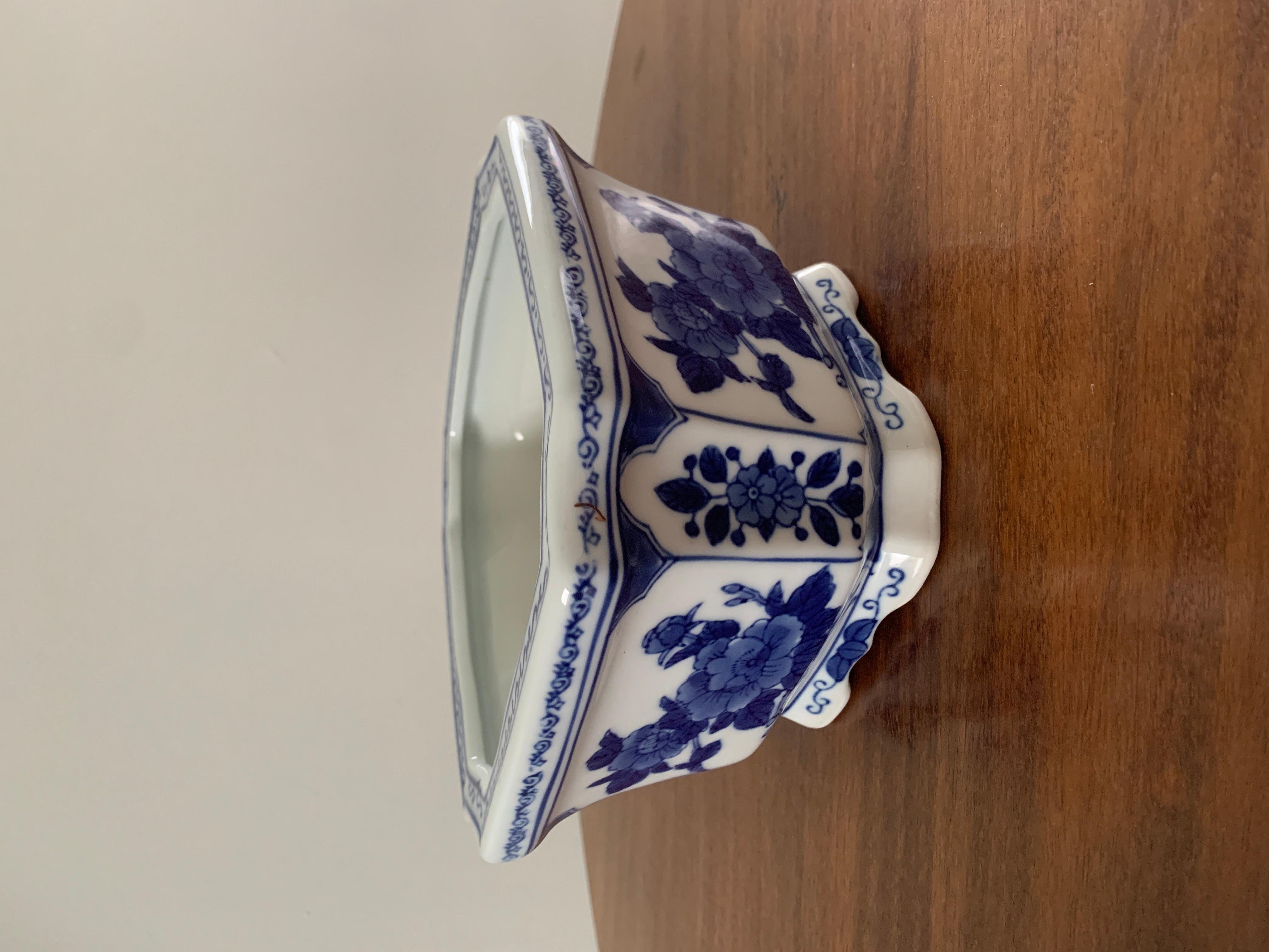 Late 20th Century Chinoiserie Blue and White Porcelain Cachepot Planter 3
