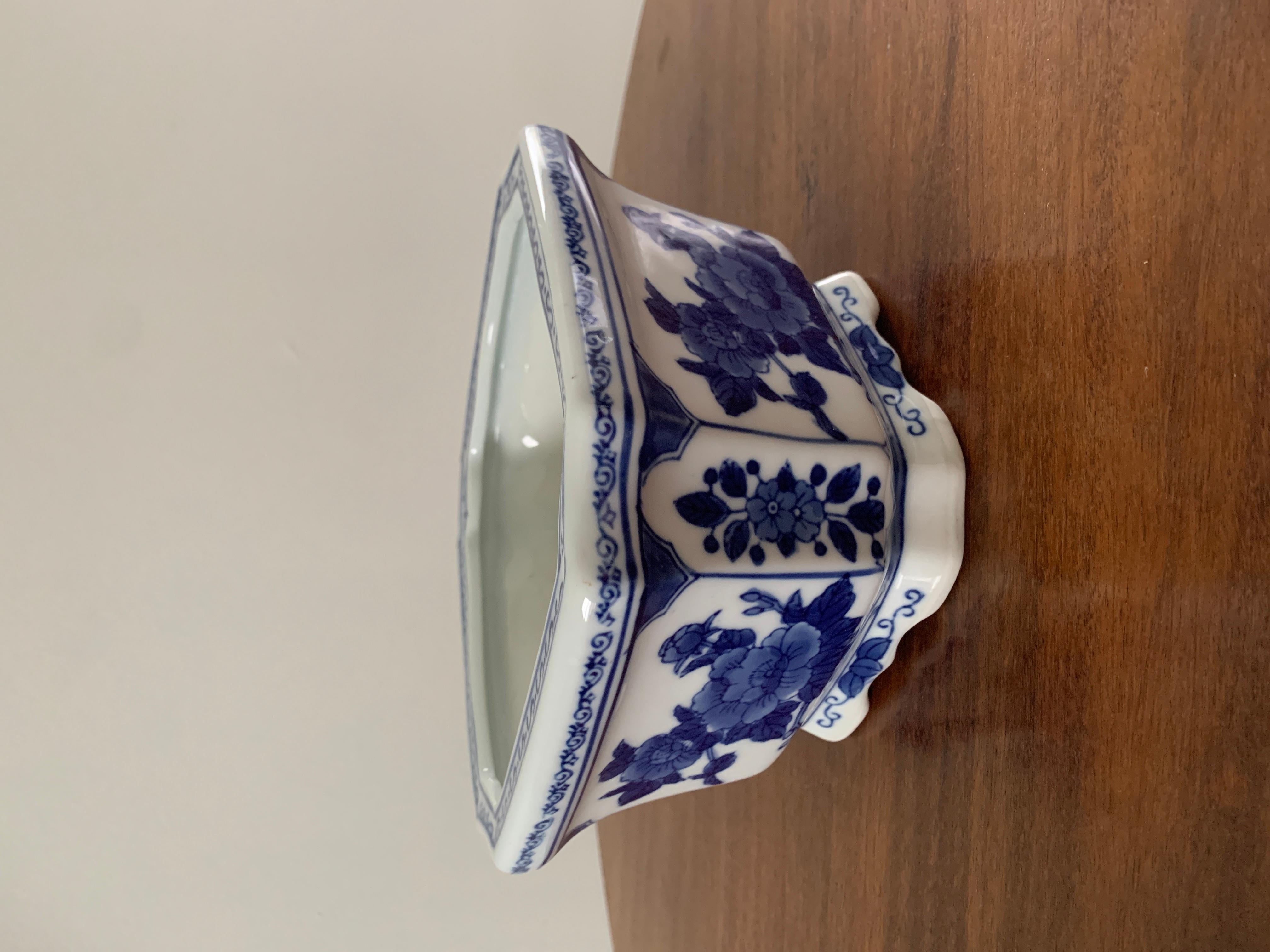 Late 20th Century Chinoiserie Blue and White Porcelain Cachepot Planter 4