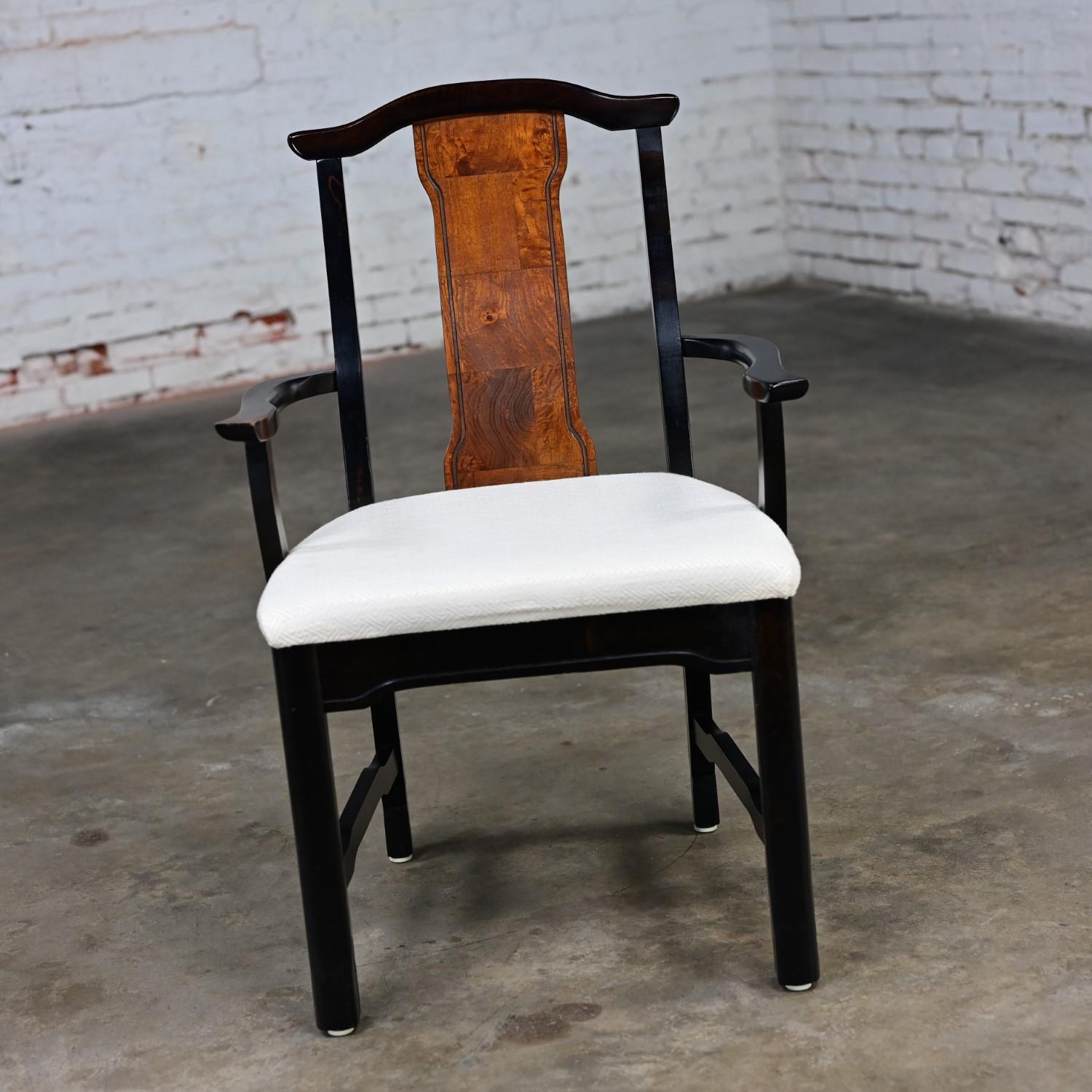 Sillón auxiliar de comedor Broyhill estilo Ming de finales del siglo XX con respaldo de yugo en Bueno estado para la venta en Topeka, KS