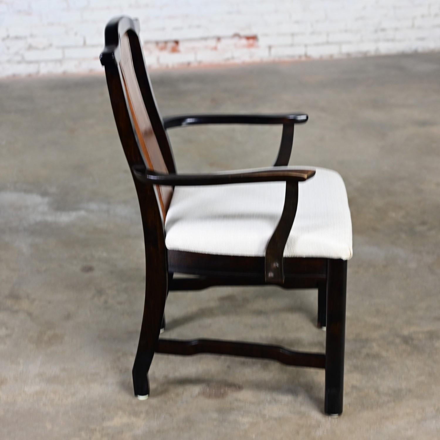 Sillón auxiliar de comedor Broyhill estilo Ming de finales del siglo XX con respaldo de yugo en venta 1