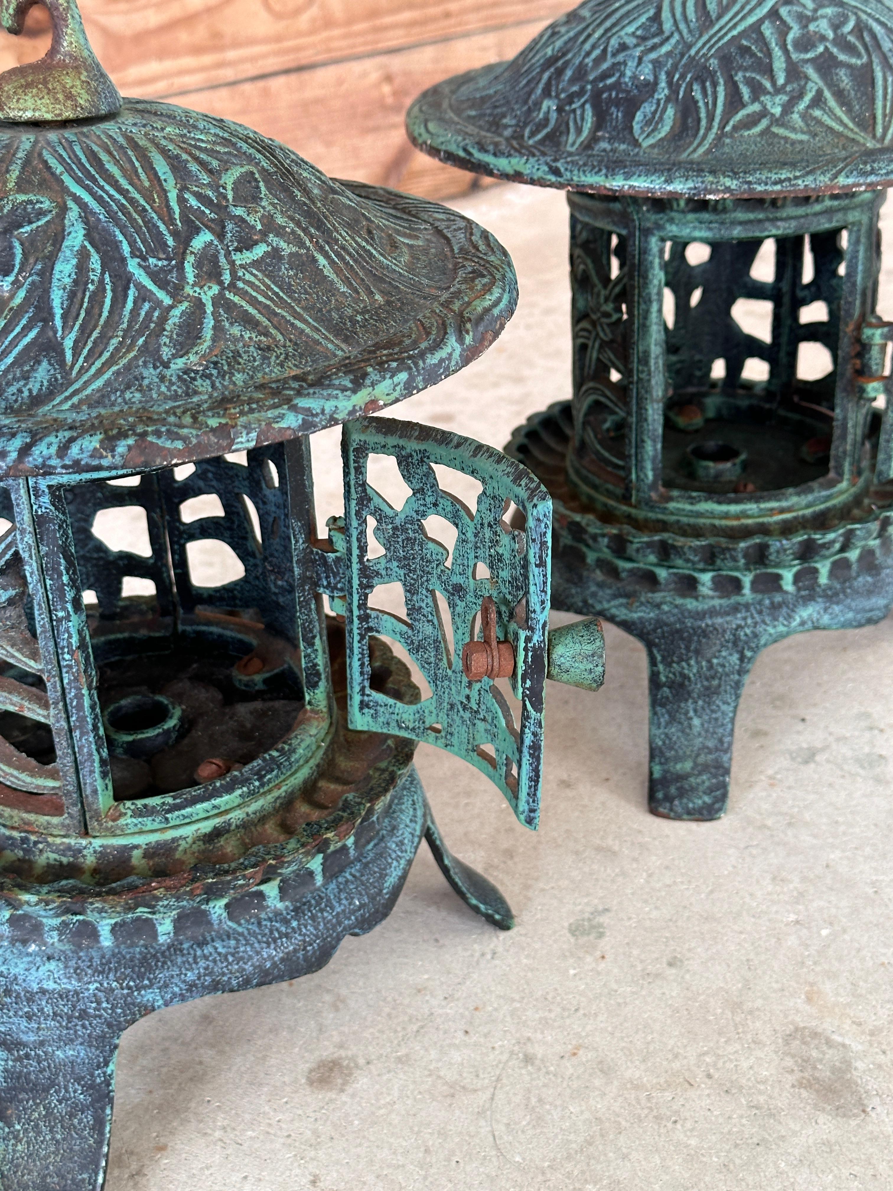 Late 20th Century chinoiserie Cast Iron Pagoda Lanterns Pair 8